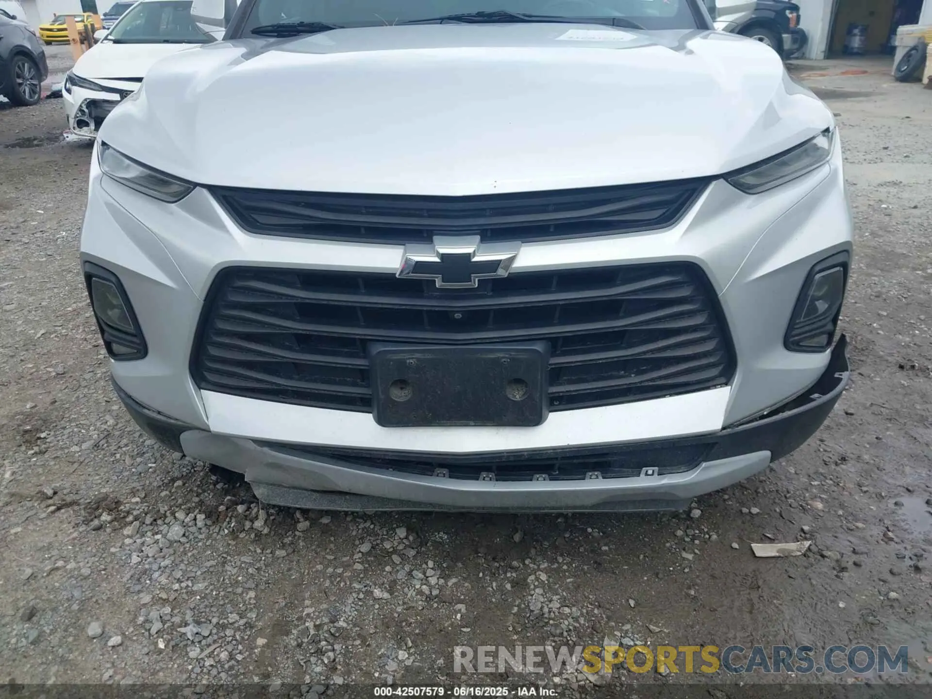 6 Photograph of a damaged car 3GNKBHRS6KS660522 CHEVROLET BLAZER 2019