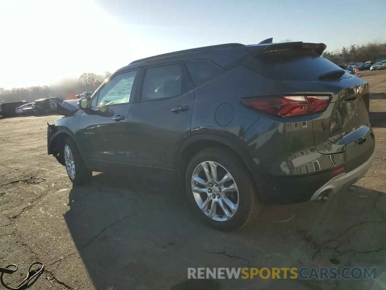 2 Фотография поврежденного автомобиля 3GNKBHRS9KS589803 CHEVROLET BLAZER 2019