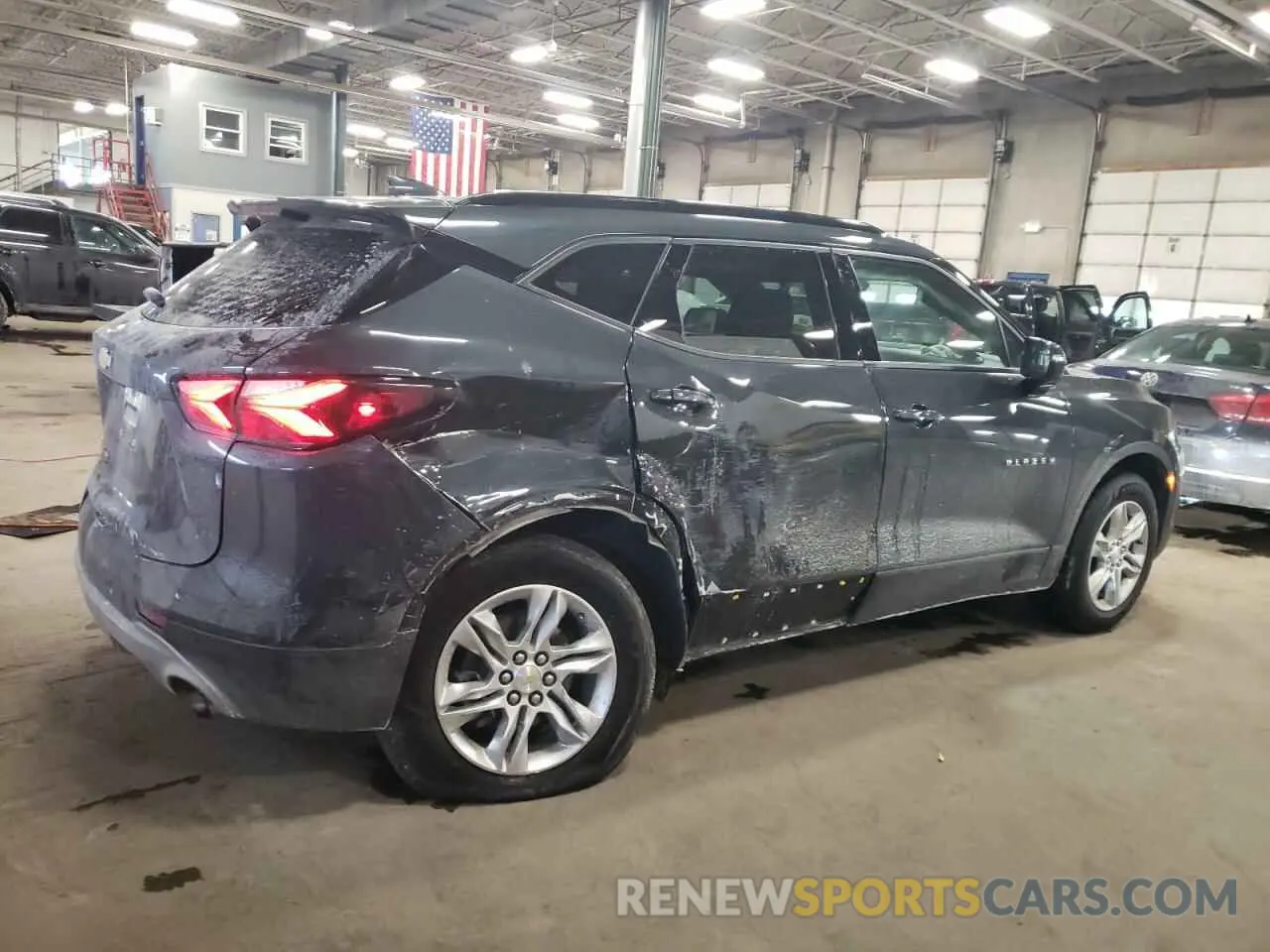 3 Photograph of a damaged car 3GNKBHRS9KS689884 CHEVROLET BLAZER 2019