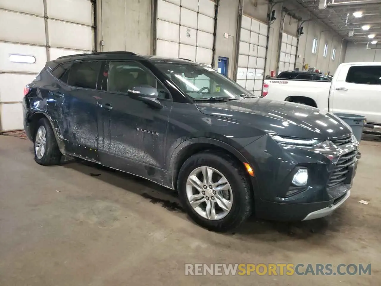 4 Photograph of a damaged car 3GNKBHRS9KS689884 CHEVROLET BLAZER 2019