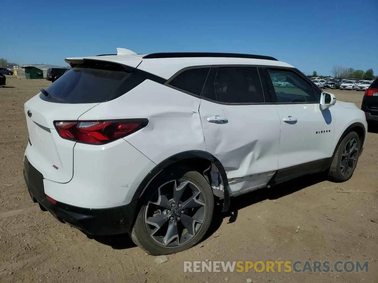 3 Фотография поврежденного автомобиля 3GNKBJRS4KS566498 CHEVROLET BLAZER 2019