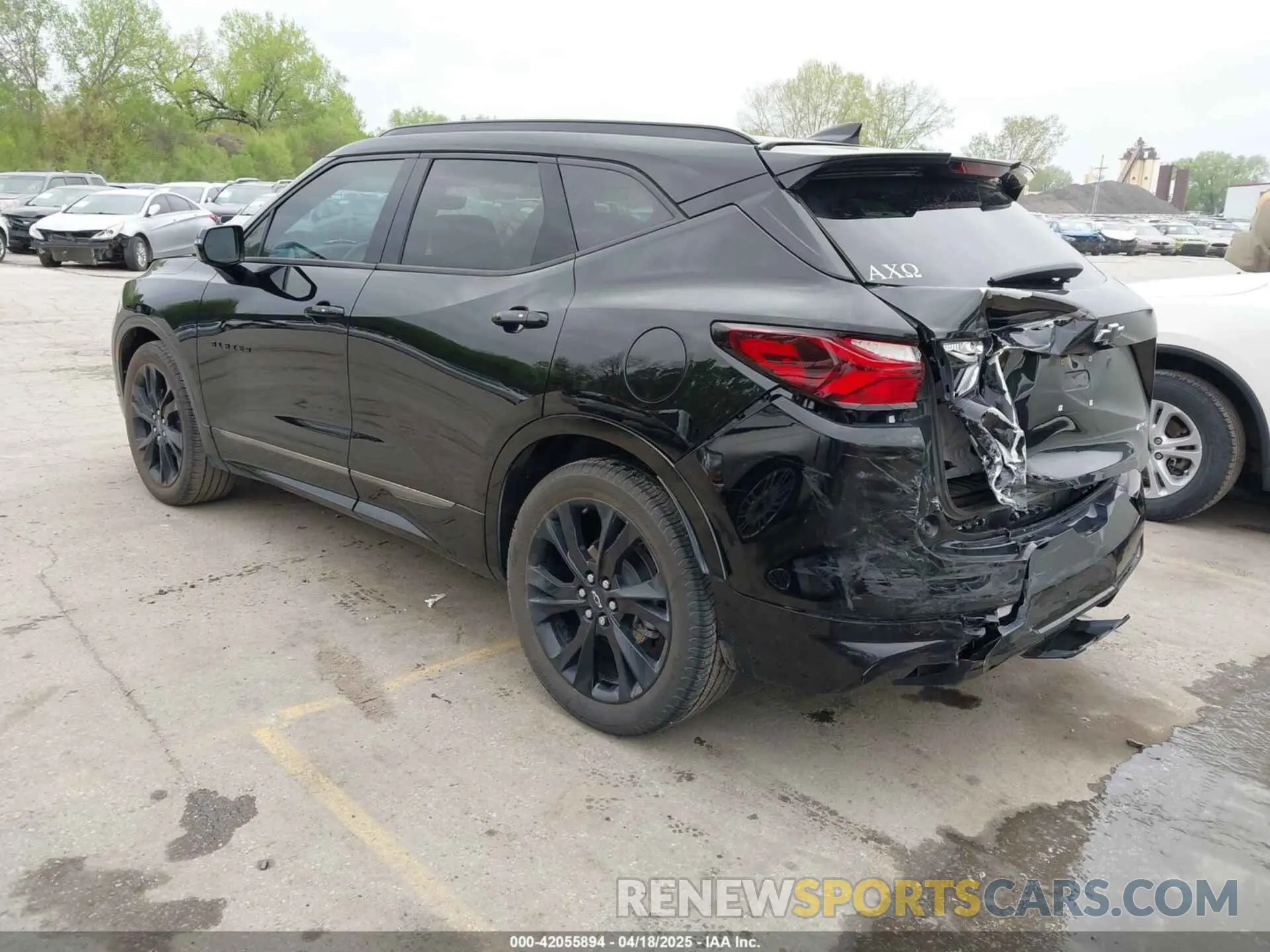 3 Фотография поврежденного автомобиля 3GNKBJRS8KS589136 CHEVROLET BLAZER 2019