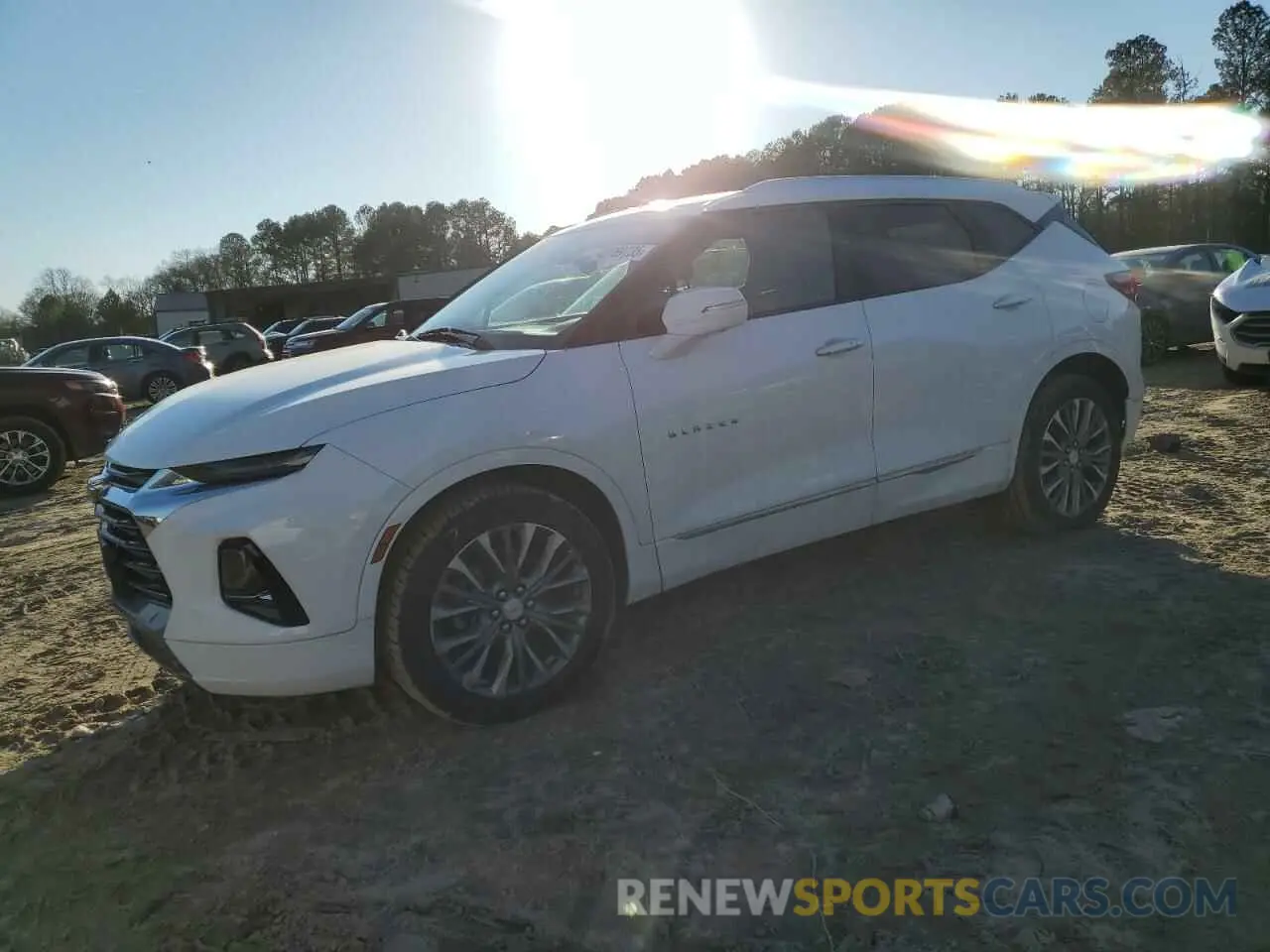 1 Photograph of a damaged car 3GNKBKRS0KS631661 CHEVROLET BLAZER 2019