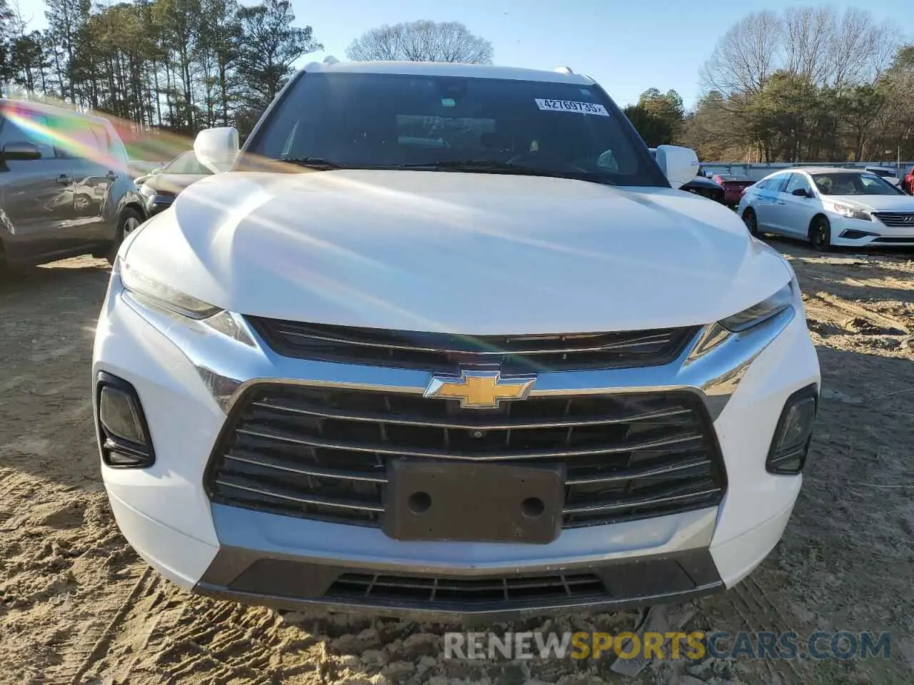 5 Photograph of a damaged car 3GNKBKRS0KS631661 CHEVROLET BLAZER 2019