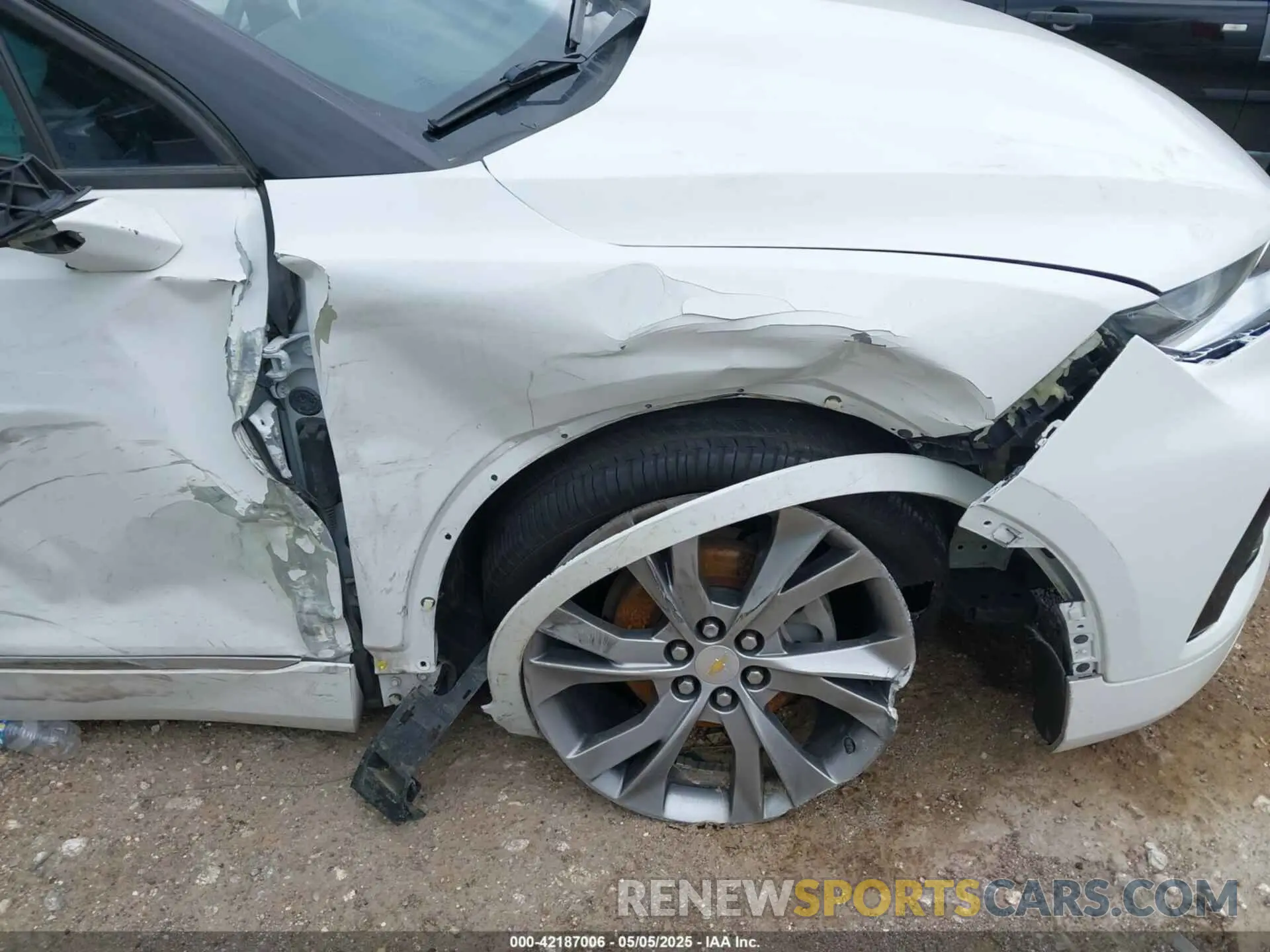 11 Photograph of a damaged car 3GNKBKRS1KS577836 CHEVROLET BLAZER 2019