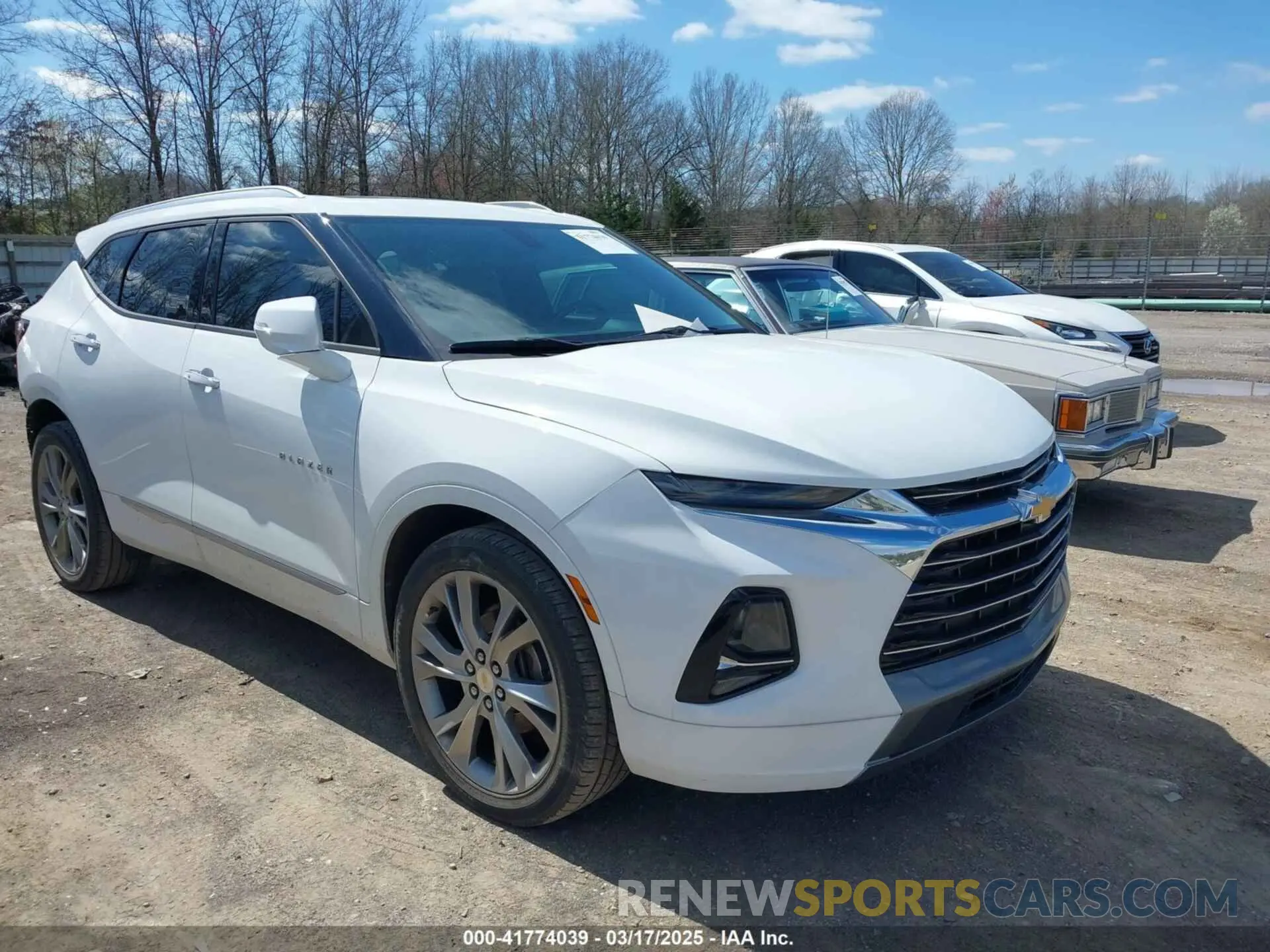 1 Photograph of a damaged car 3GNKBKRS3KS701640 CHEVROLET BLAZER 2019