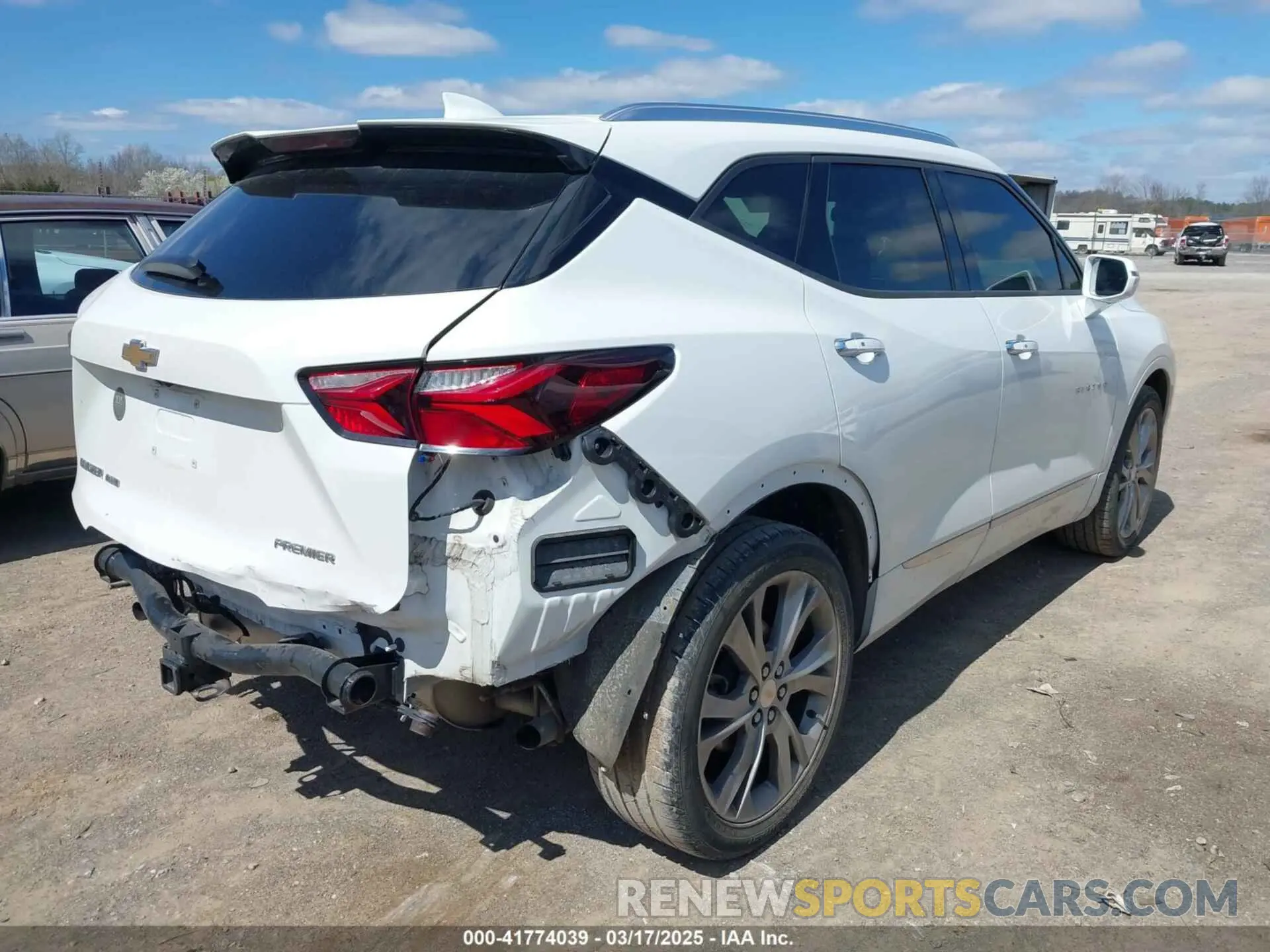 4 Photograph of a damaged car 3GNKBKRS3KS701640 CHEVROLET BLAZER 2019