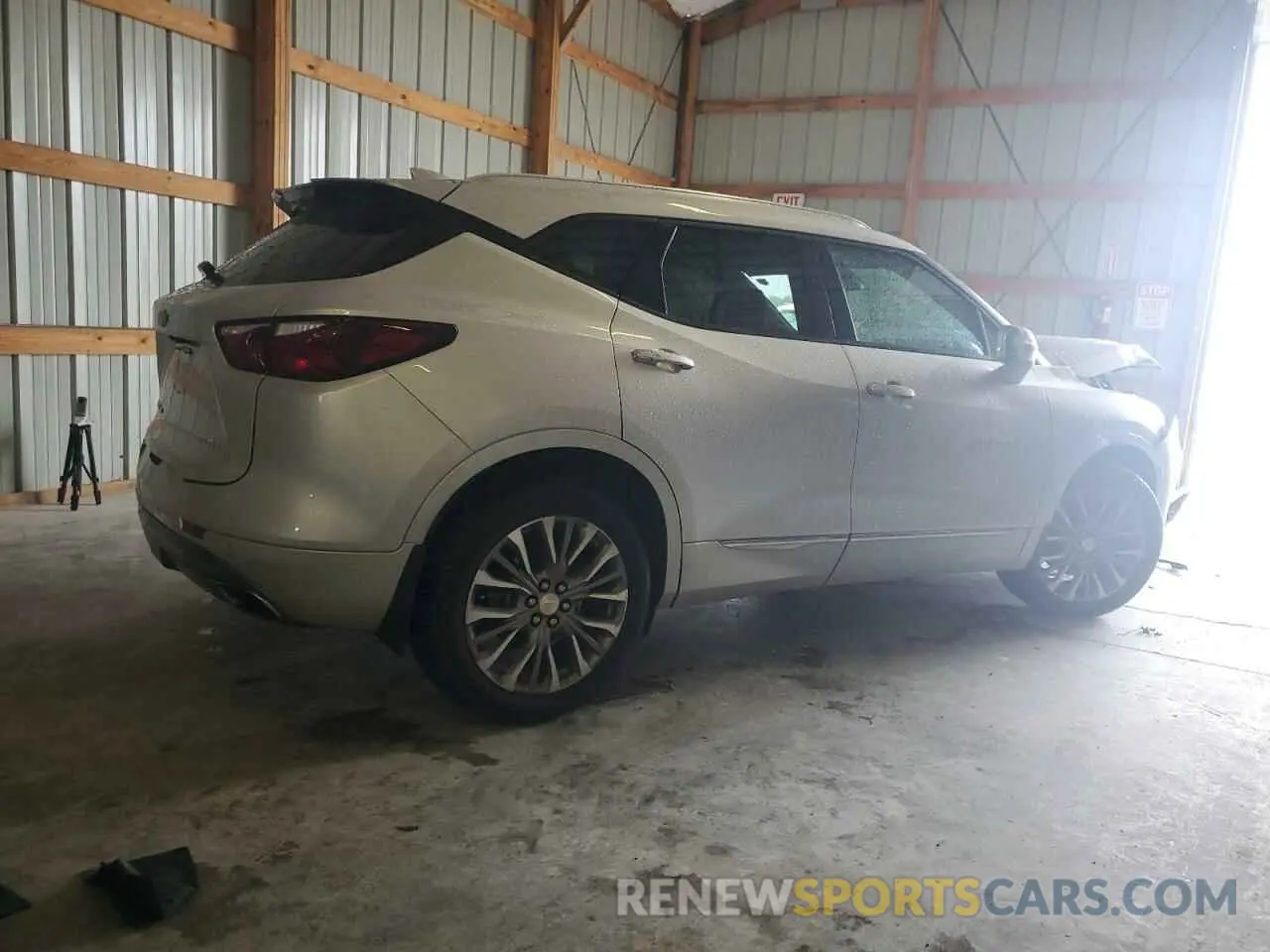 3 Photograph of a damaged car 3GNKBKRS6KS676958 CHEVROLET BLAZER 2019