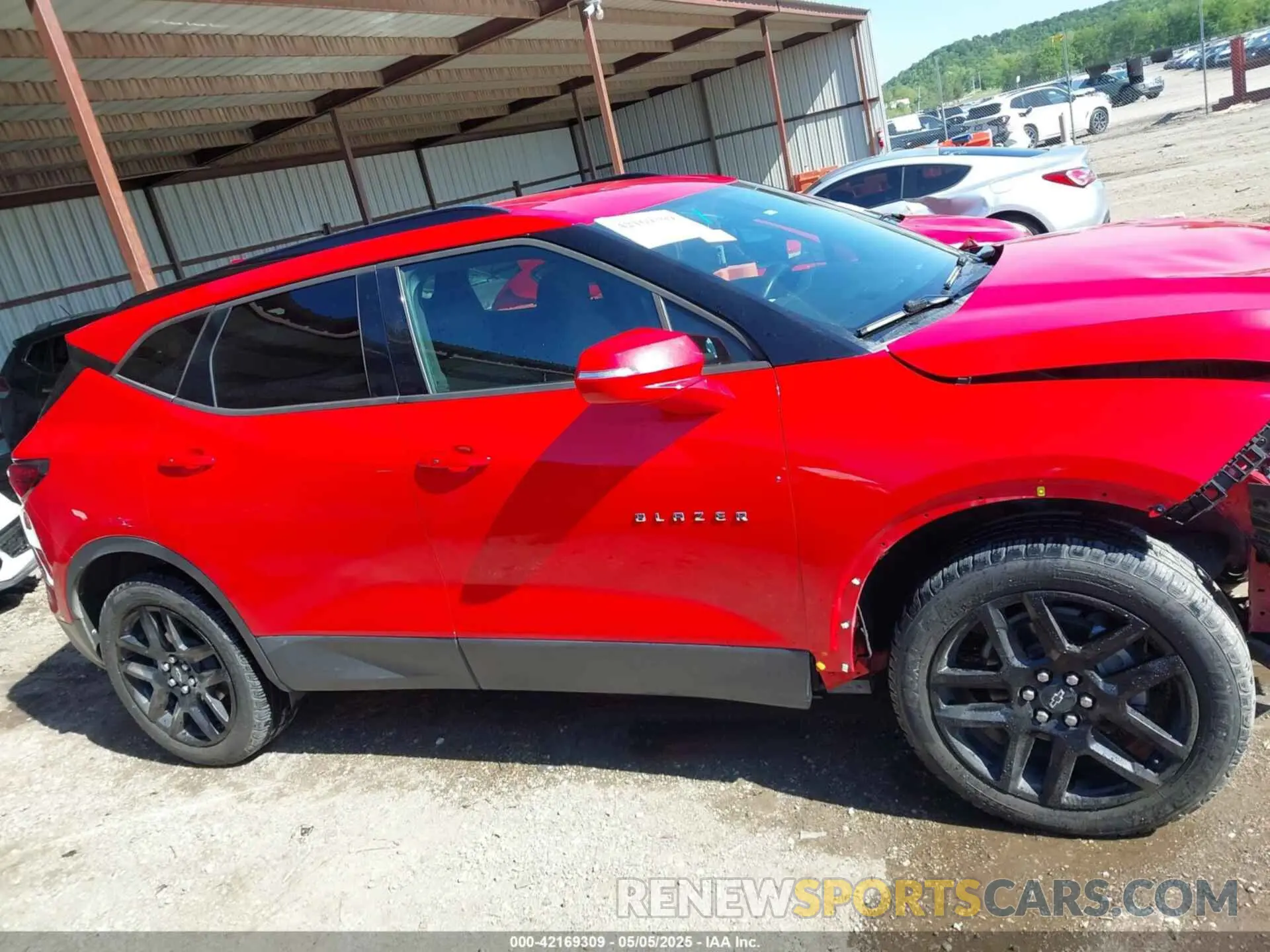 14 Photograph of a damaged car 3GNKBBRA0LS589890 CHEVROLET BLAZER 2020