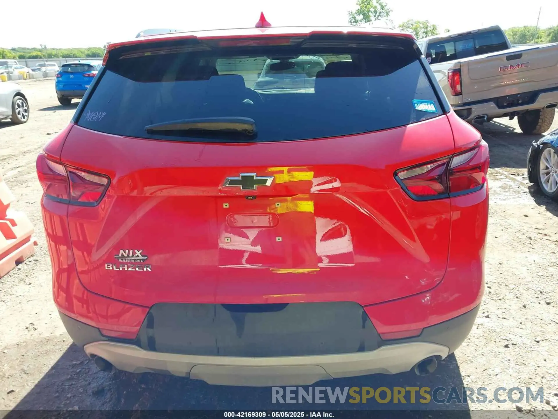 17 Photograph of a damaged car 3GNKBBRA0LS589890 CHEVROLET BLAZER 2020