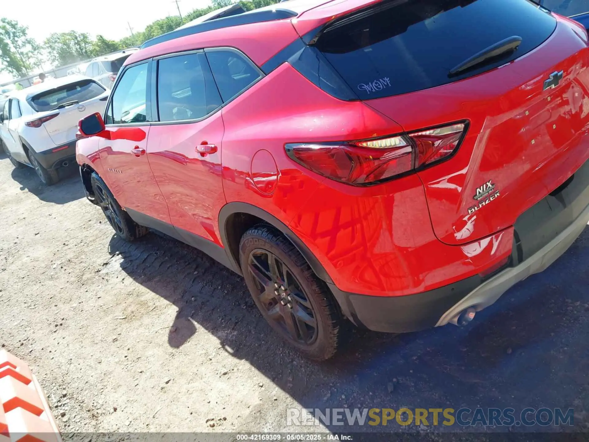 3 Photograph of a damaged car 3GNKBBRA0LS589890 CHEVROLET BLAZER 2020