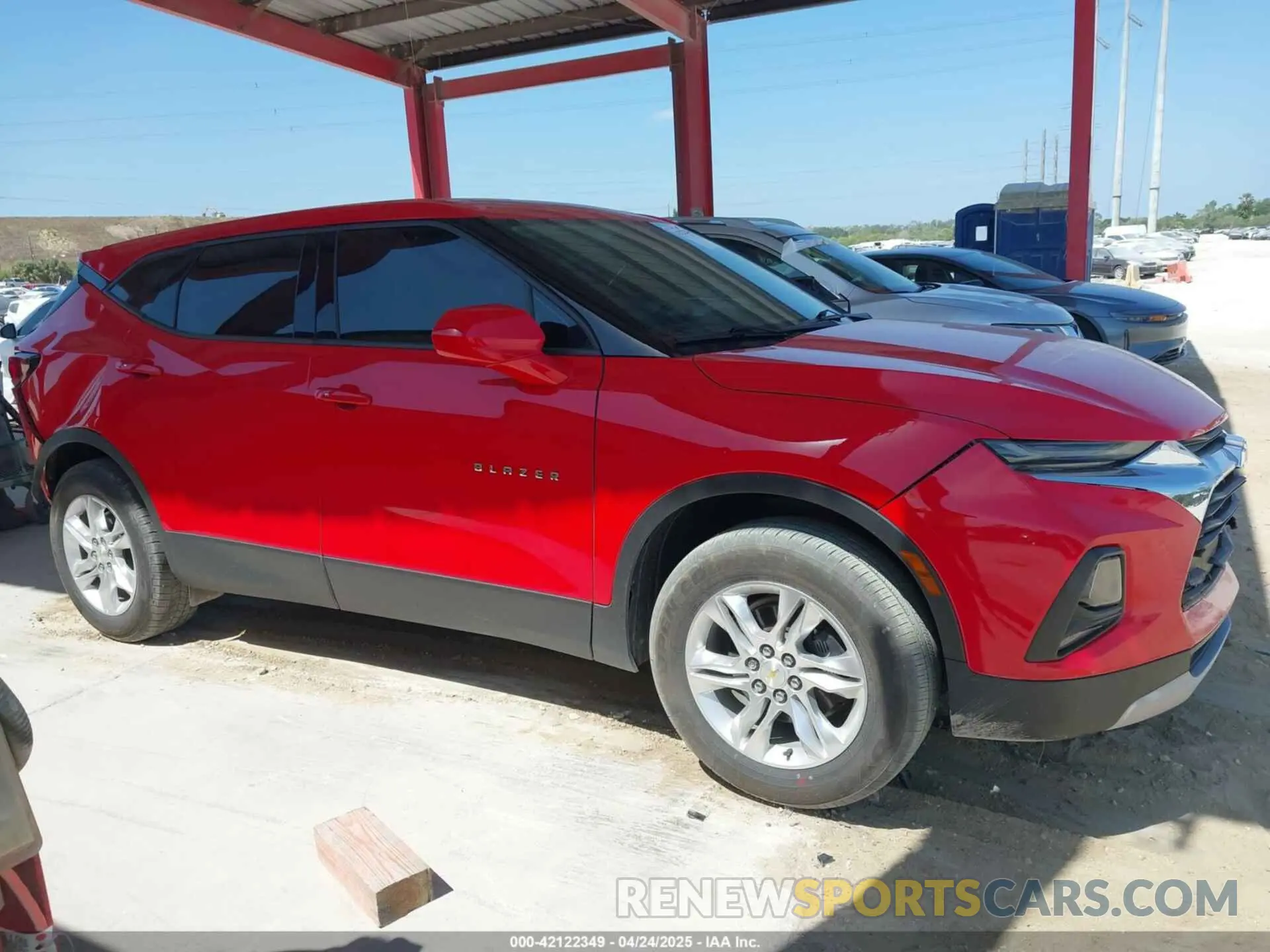 13 Photograph of a damaged car 3GNKBBRA1LS669618 CHEVROLET BLAZER 2020