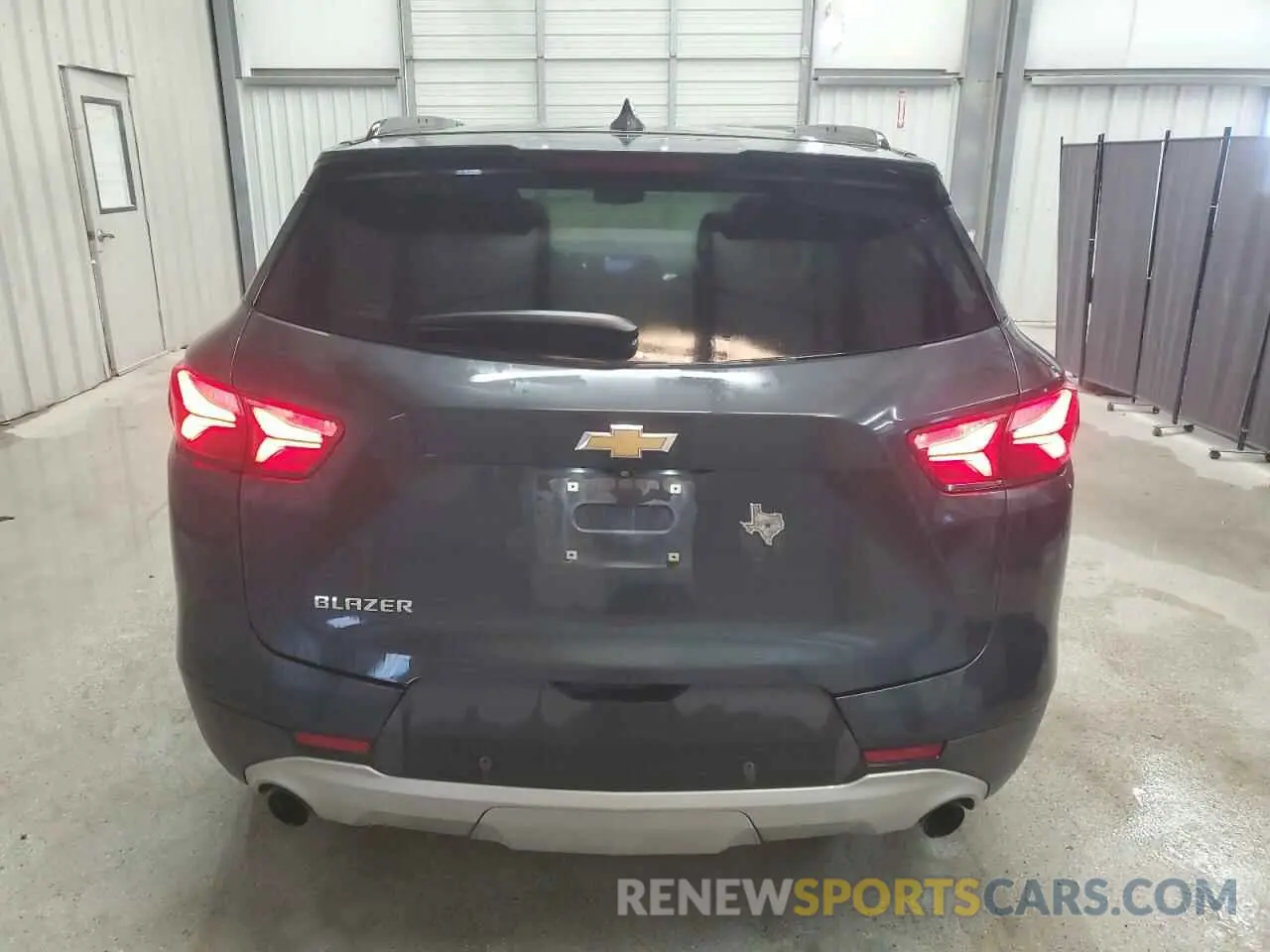 6 Photograph of a damaged car 3GNKBBRA2LS643903 CHEVROLET BLAZER 2020