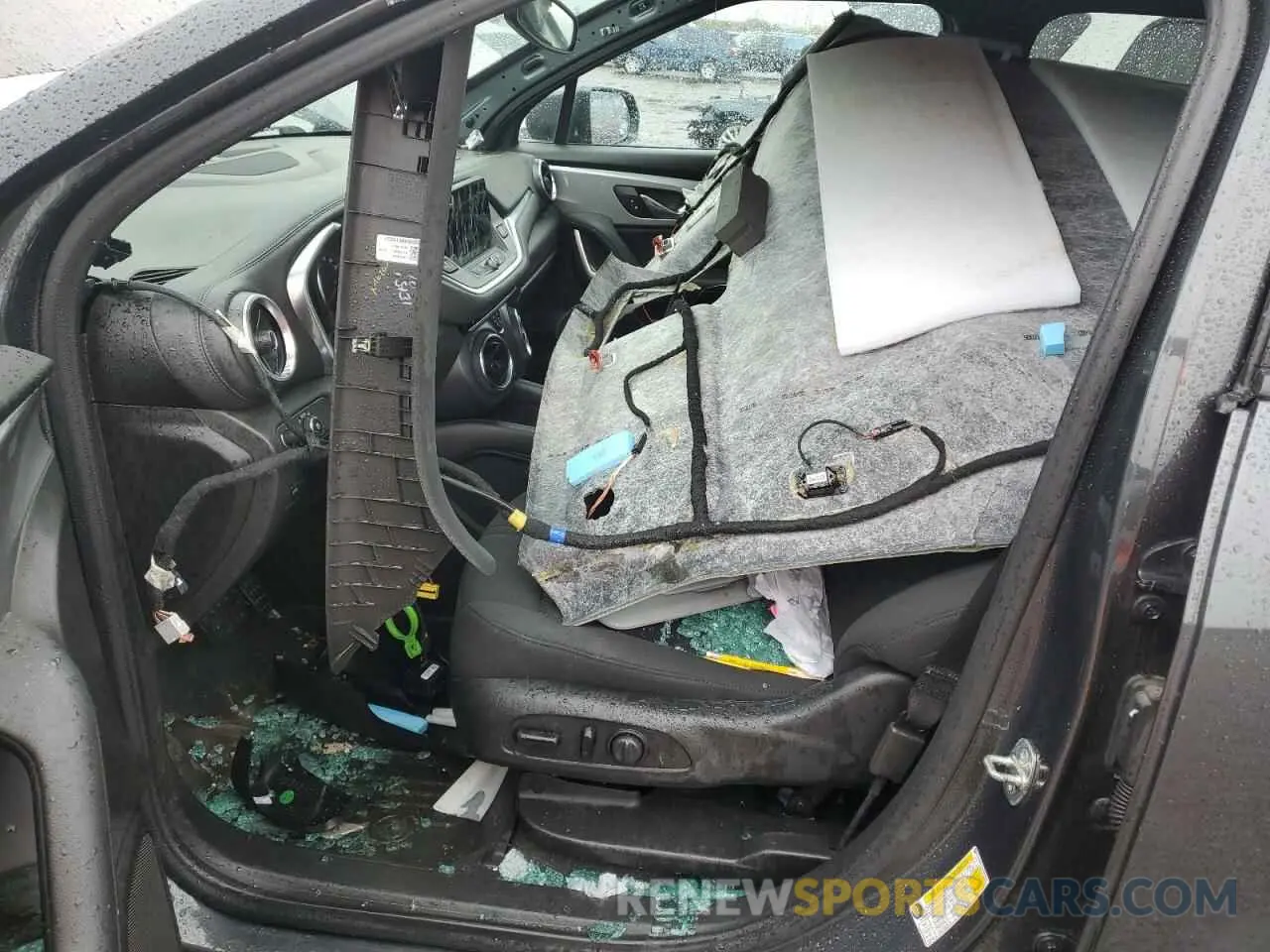 7 Photograph of a damaged car 3GNKBBRA3LS663819 CHEVROLET BLAZER 2020