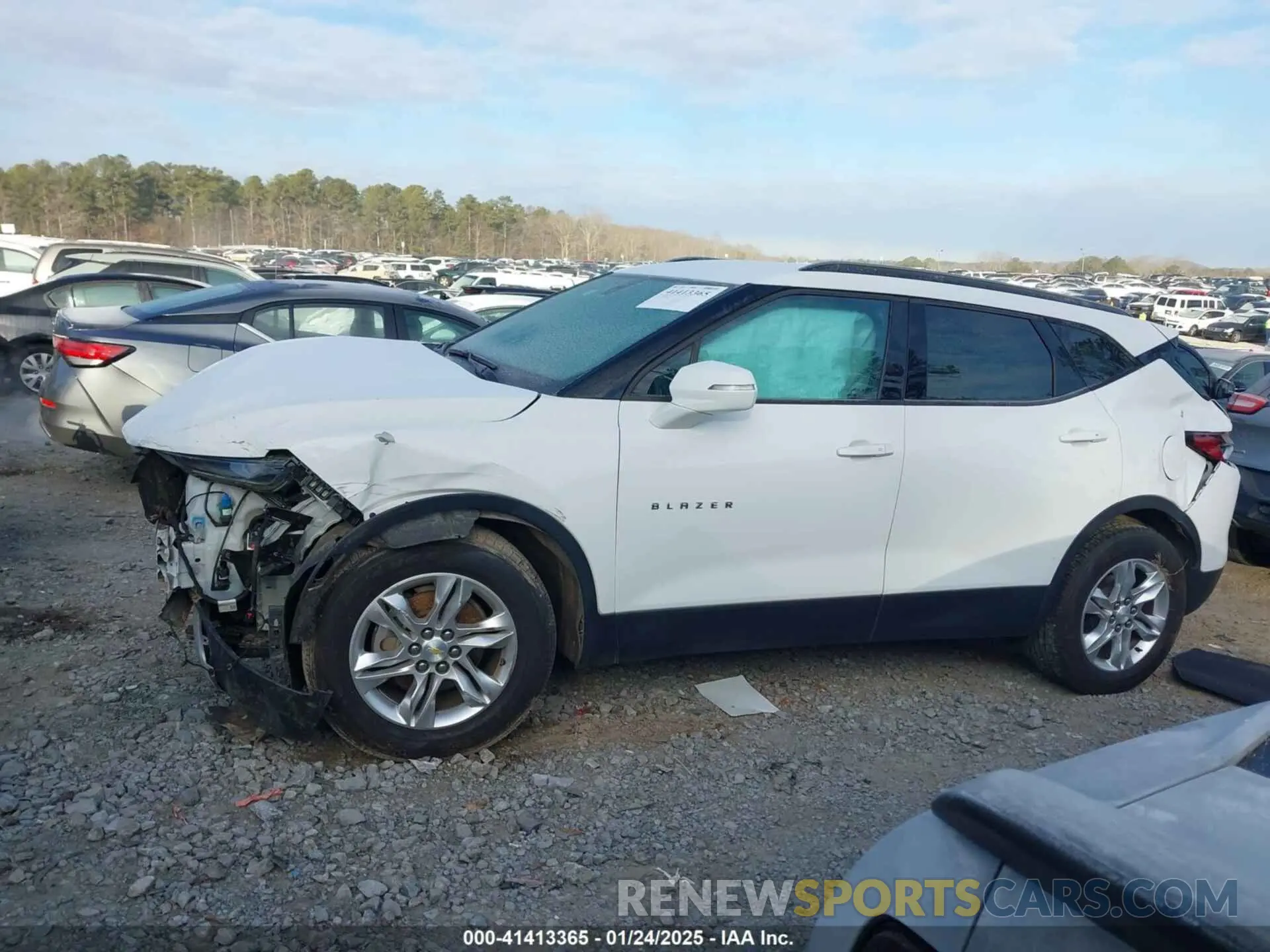 13 Photograph of a damaged car 3GNKBBRA4LS589567 CHEVROLET BLAZER 2020