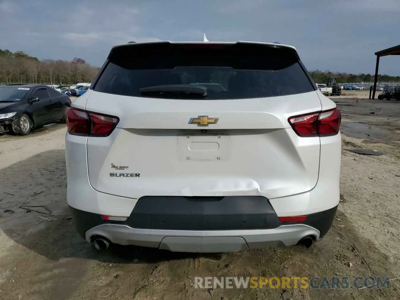 6 Photograph of a damaged car 3GNKBBRA8LS597378 CHEVROLET BLAZER 2020