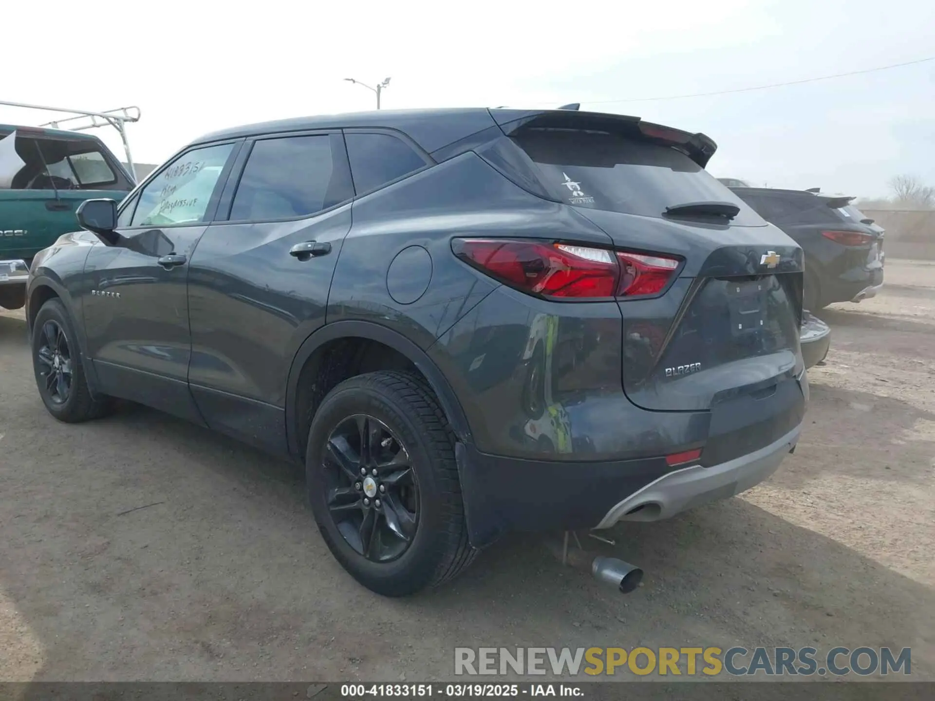3 Фотография поврежденного автомобиля 3GNKBBRA9LS595817 CHEVROLET BLAZER 2020