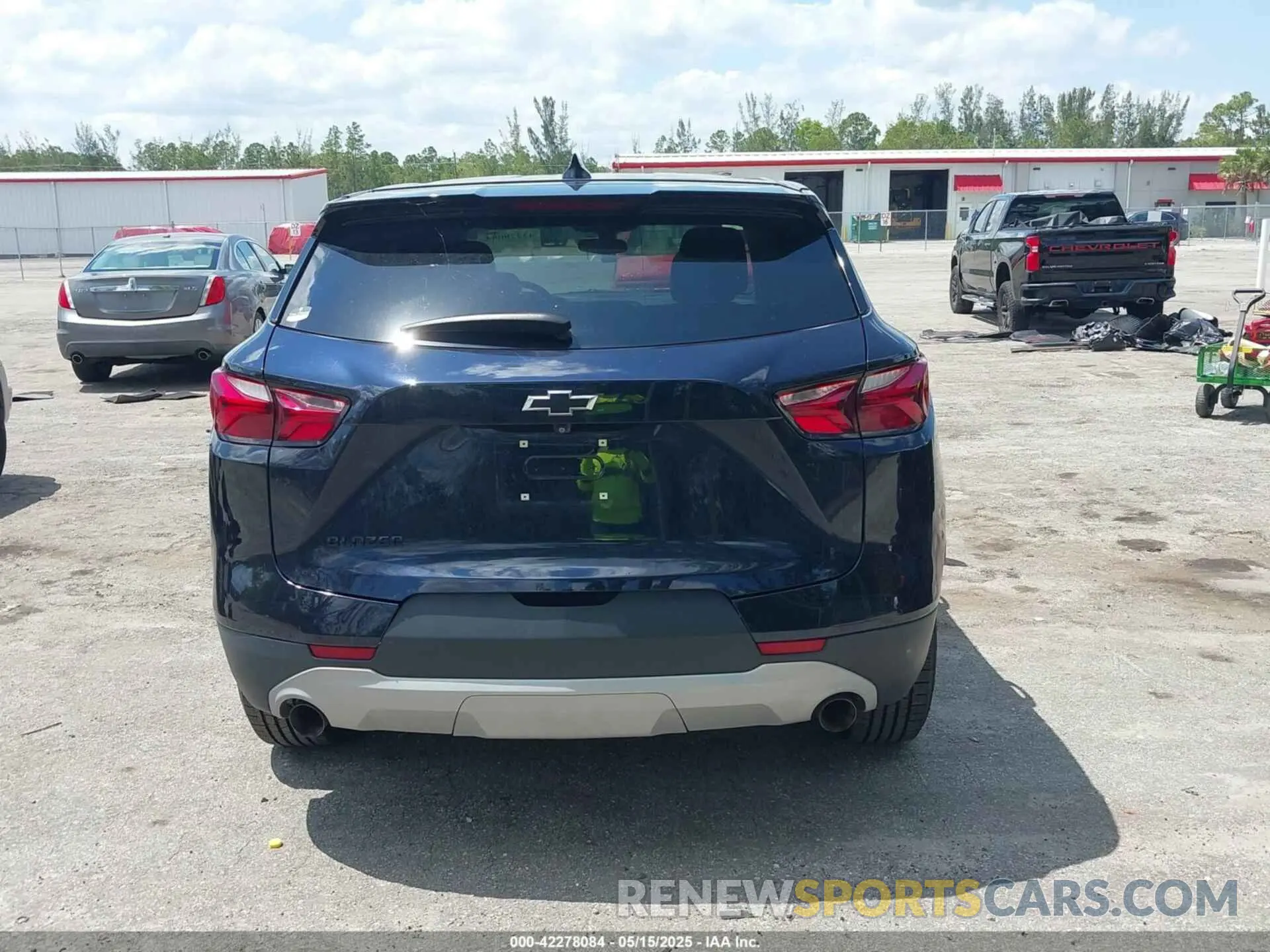 16 Photograph of a damaged car 3GNKBBRA9LS648290 CHEVROLET BLAZER 2020