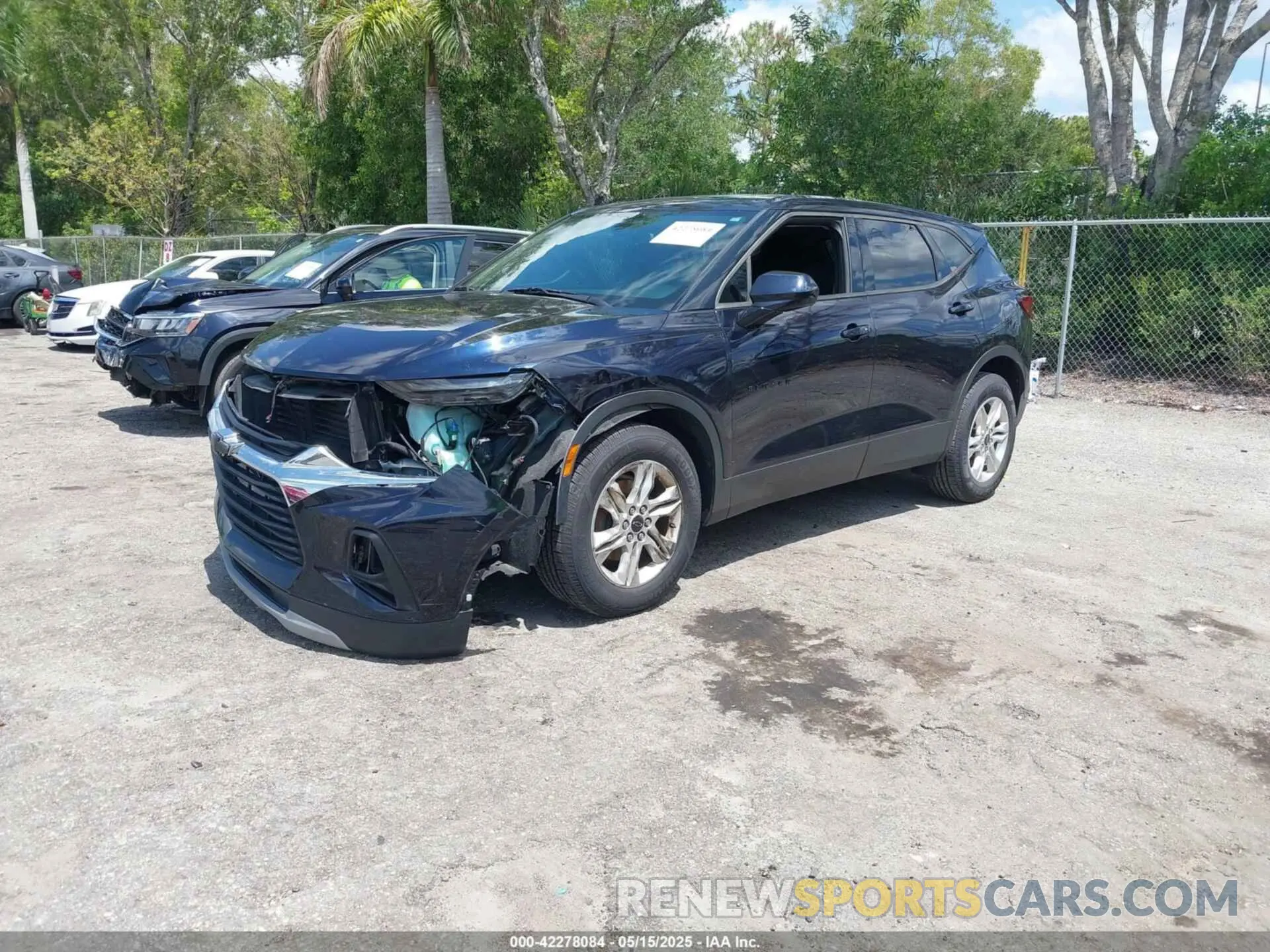 2 Photograph of a damaged car 3GNKBBRA9LS648290 CHEVROLET BLAZER 2020
