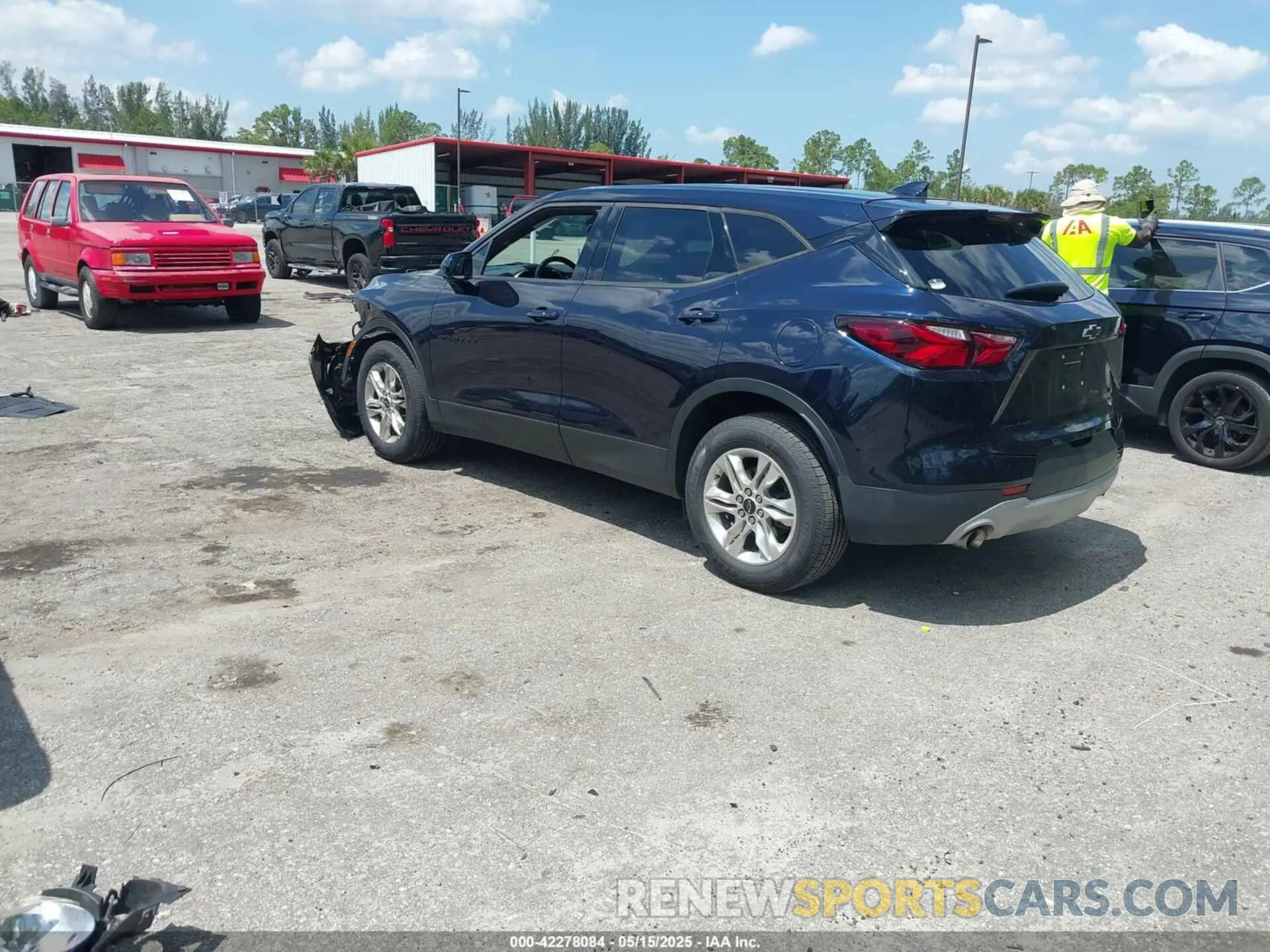 3 Photograph of a damaged car 3GNKBBRA9LS648290 CHEVROLET BLAZER 2020