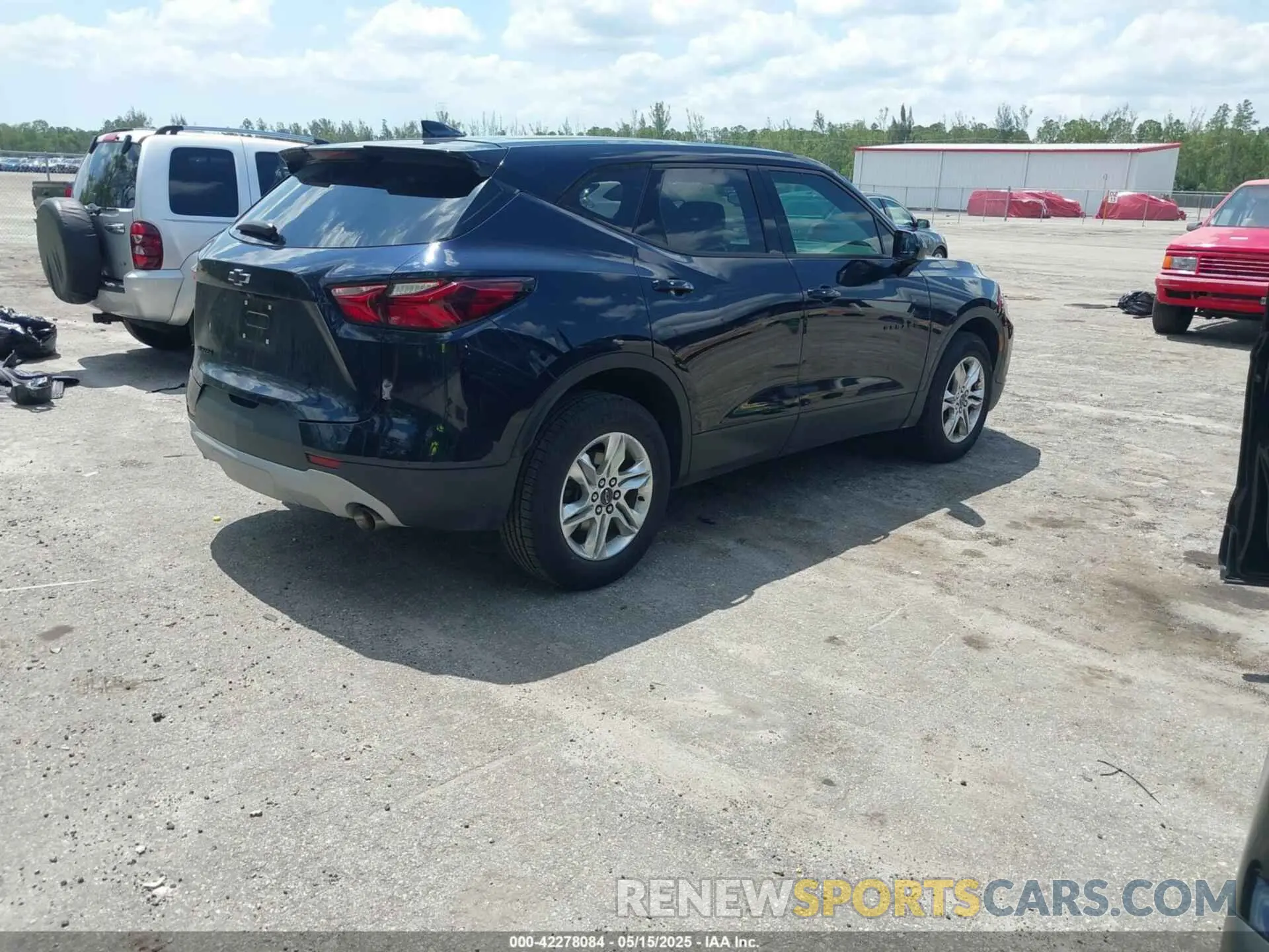 4 Photograph of a damaged car 3GNKBBRA9LS648290 CHEVROLET BLAZER 2020