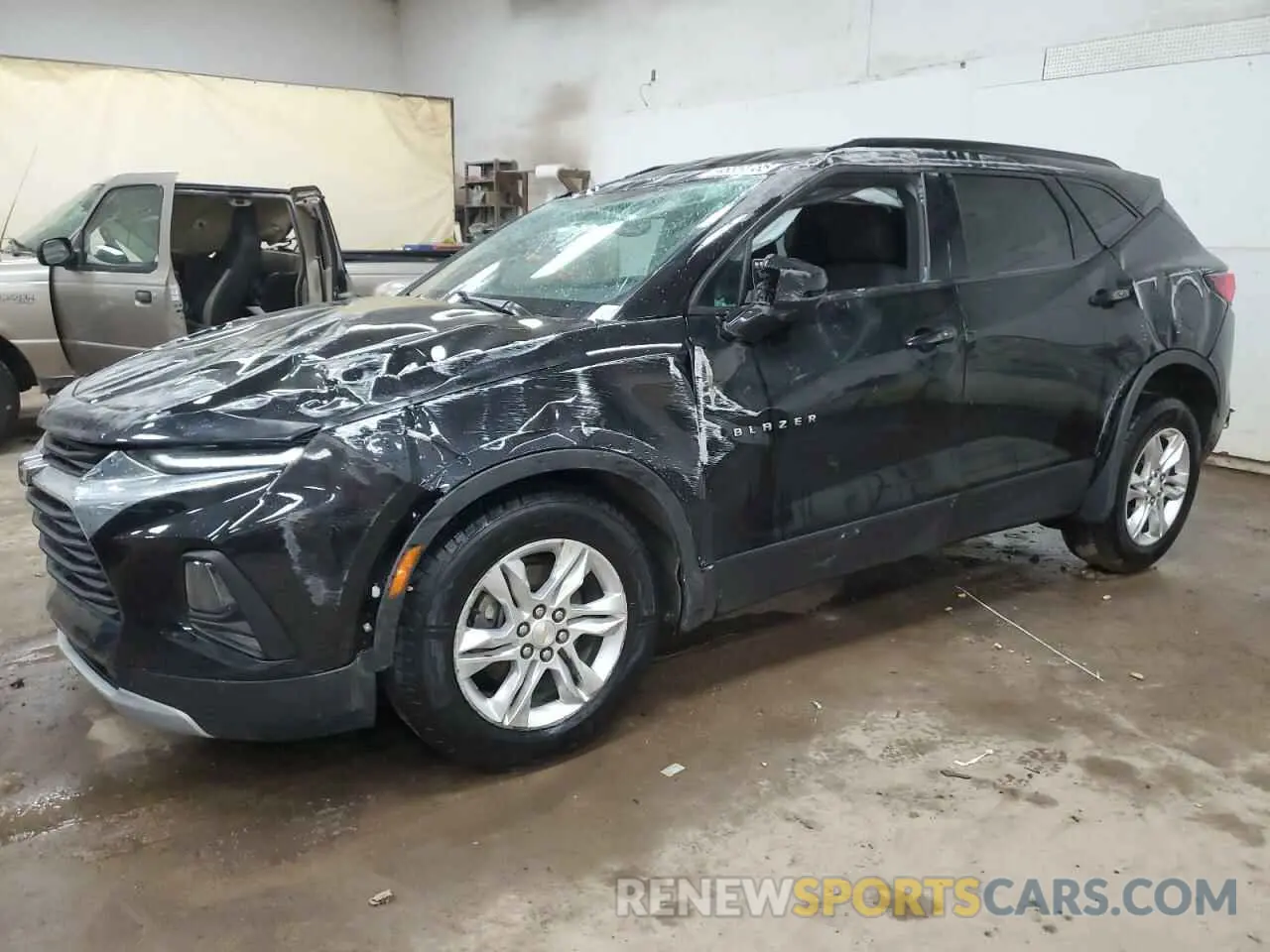 1 Photograph of a damaged car 3GNKBBRA9LS669317 CHEVROLET BLAZER 2020