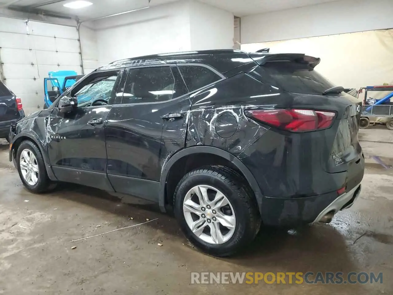 2 Photograph of a damaged car 3GNKBBRA9LS669317 CHEVROLET BLAZER 2020