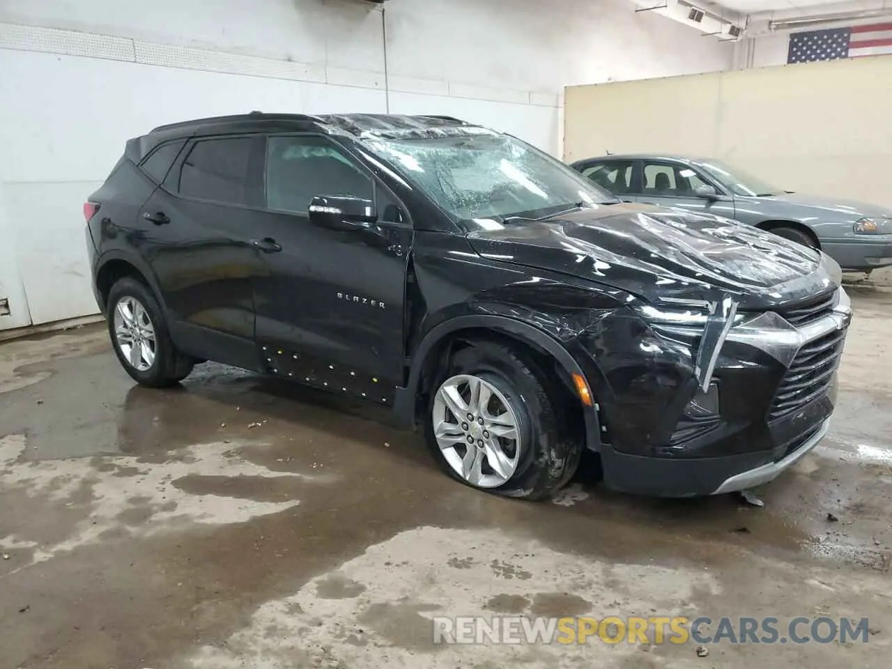 4 Photograph of a damaged car 3GNKBBRA9LS669317 CHEVROLET BLAZER 2020