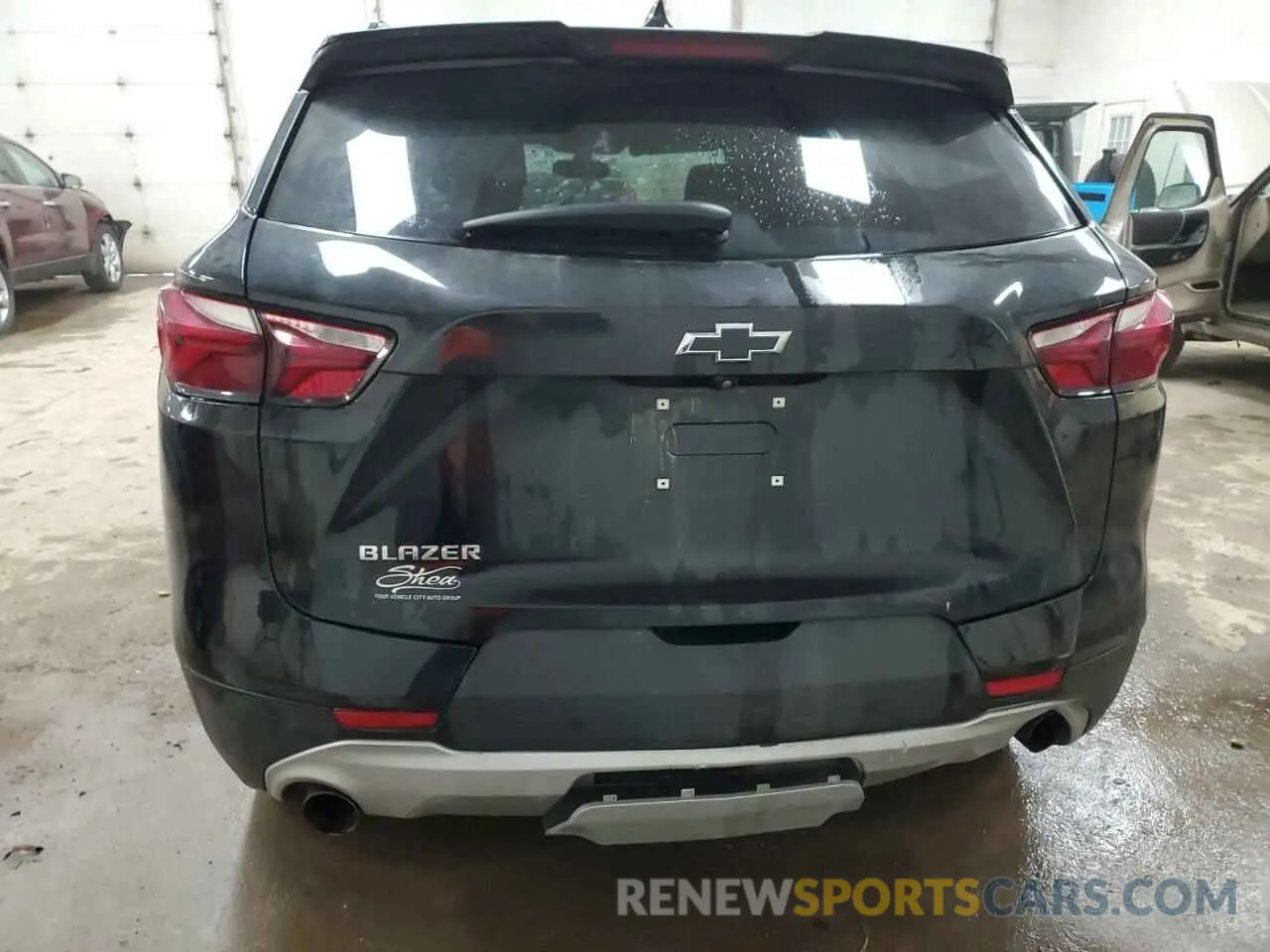 6 Photograph of a damaged car 3GNKBBRA9LS669317 CHEVROLET BLAZER 2020