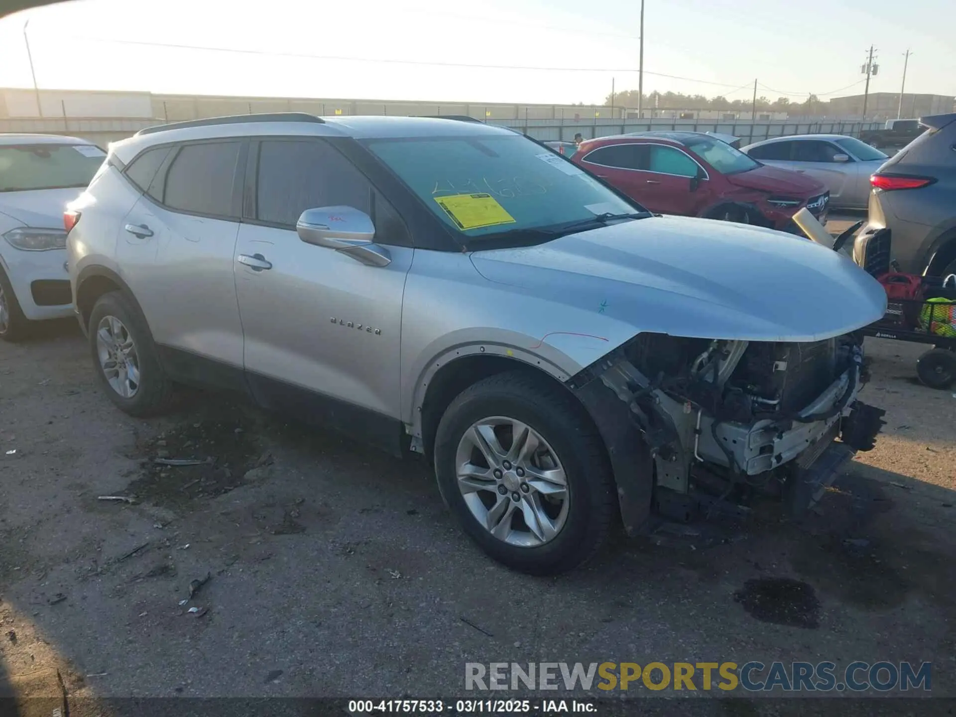 1 Photograph of a damaged car 3GNKBCR44LS615357 CHEVROLET BLAZER 2020