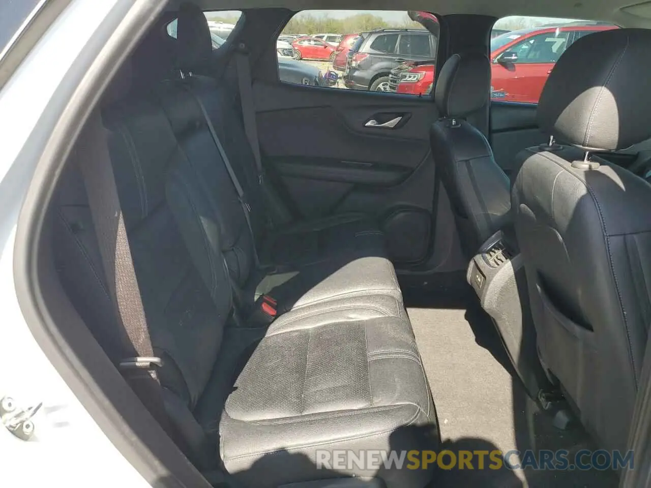 10 Photograph of a damaged car 3GNKBCR46LS649929 CHEVROLET BLAZER 2020