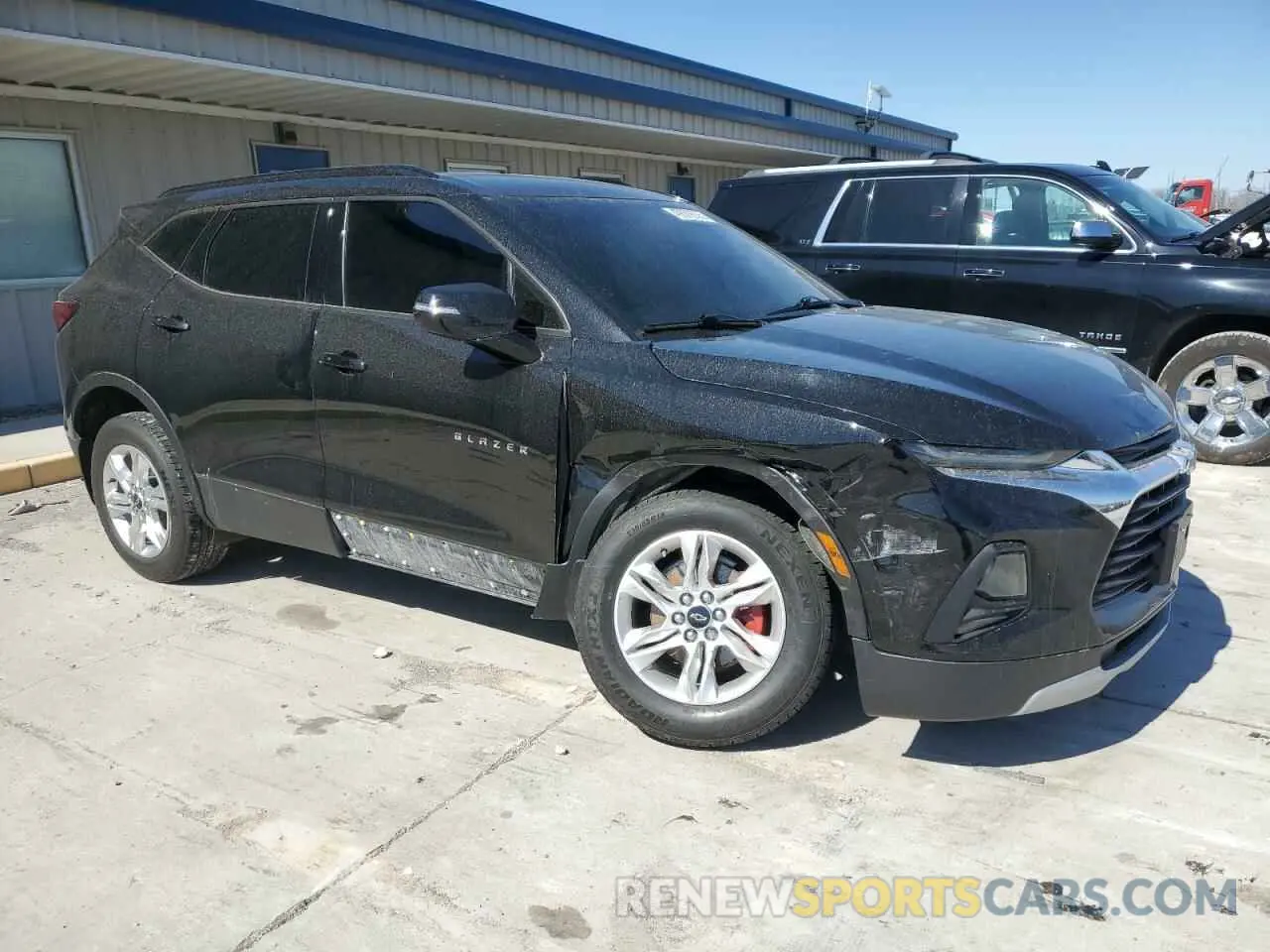 4 Фотография поврежденного автомобиля 3GNKBCR4XLS670556 CHEVROLET BLAZER 2020