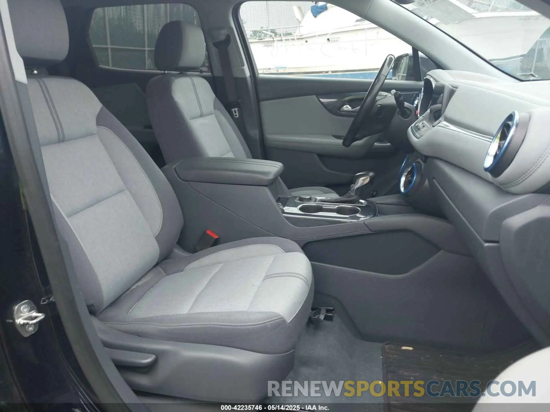 5 Фотография поврежденного автомобиля 3GNKBCRS0LS602359 CHEVROLET BLAZER 2020
