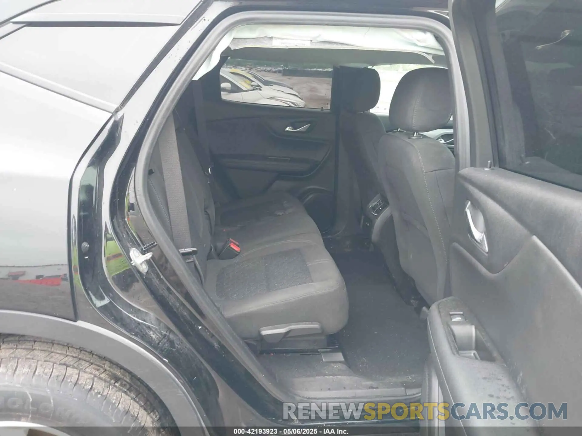 8 Photograph of a damaged car 3GNKBCRS0LS616603 CHEVROLET BLAZER 2020
