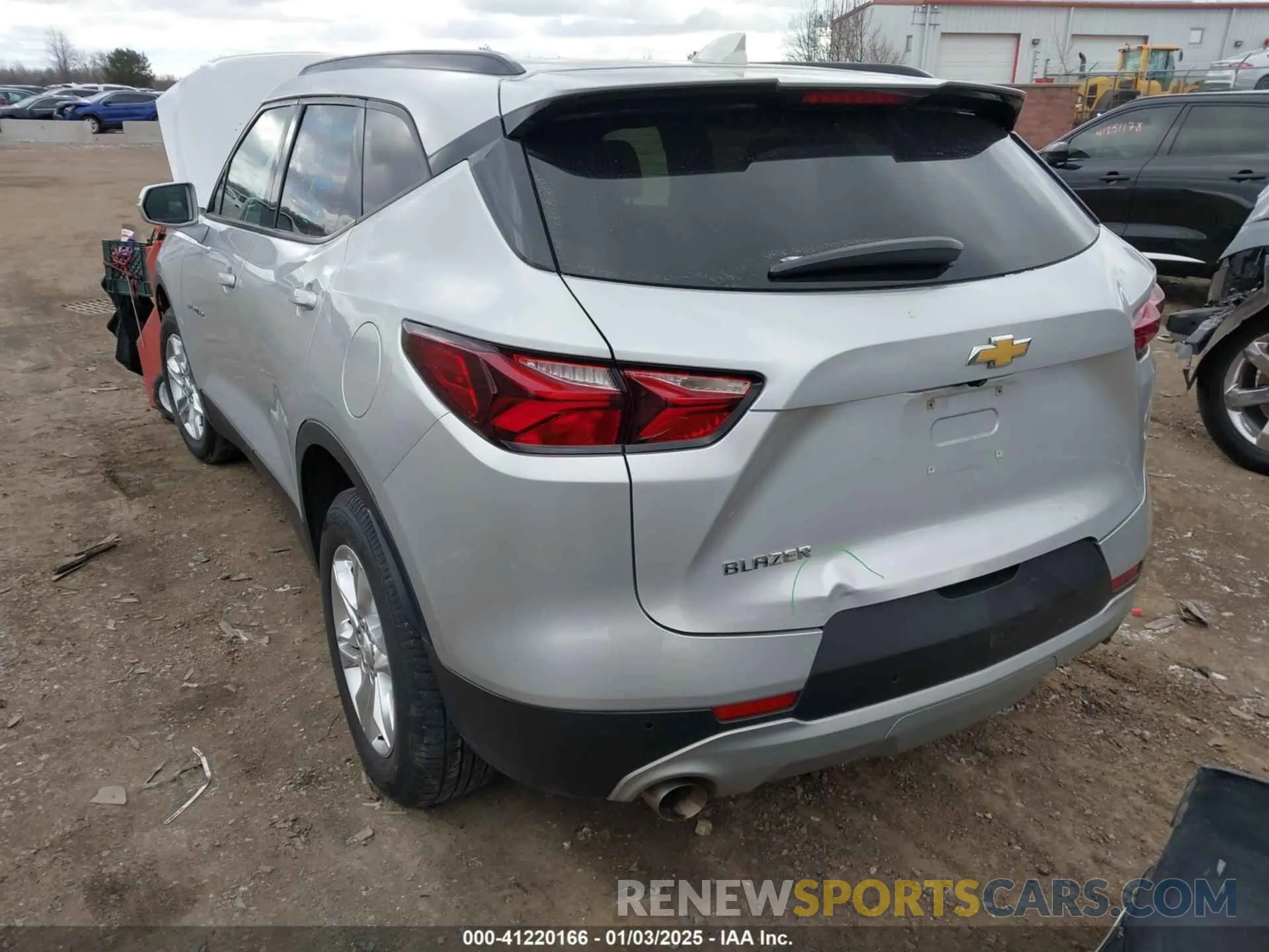 3 Фотография поврежденного автомобиля 3GNKBCRS1LS637802 CHEVROLET BLAZER 2020