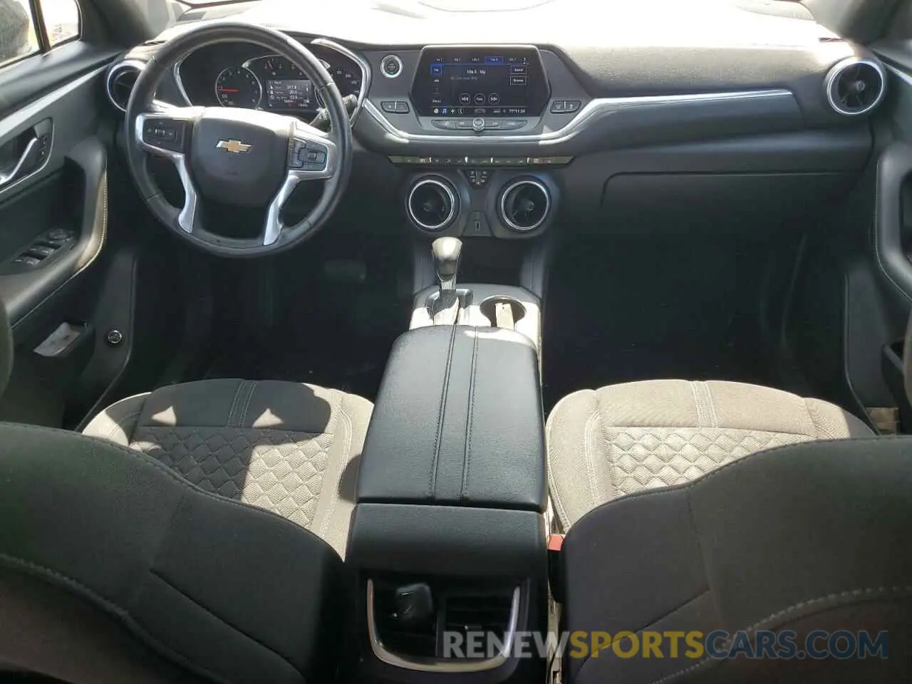 8 Photograph of a damaged car 3GNKBCRS2LS566559 CHEVROLET BLAZER 2020