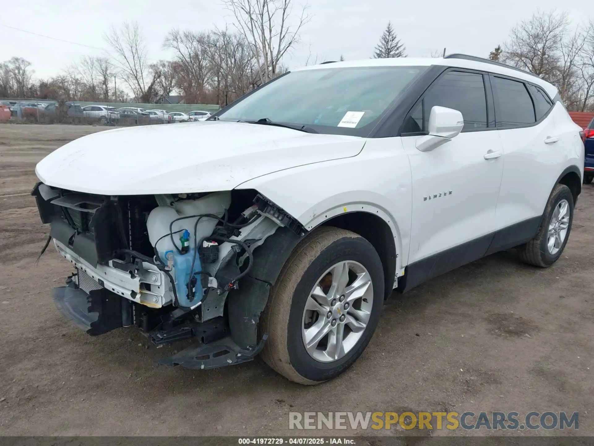 2 Фотография поврежденного автомобиля 3GNKBCRS3LS724004 CHEVROLET BLAZER 2020