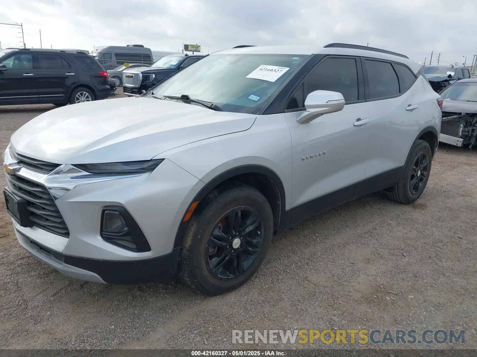 2 Photograph of a damaged car 3GNKBCRS5LS716986 CHEVROLET BLAZER 2020