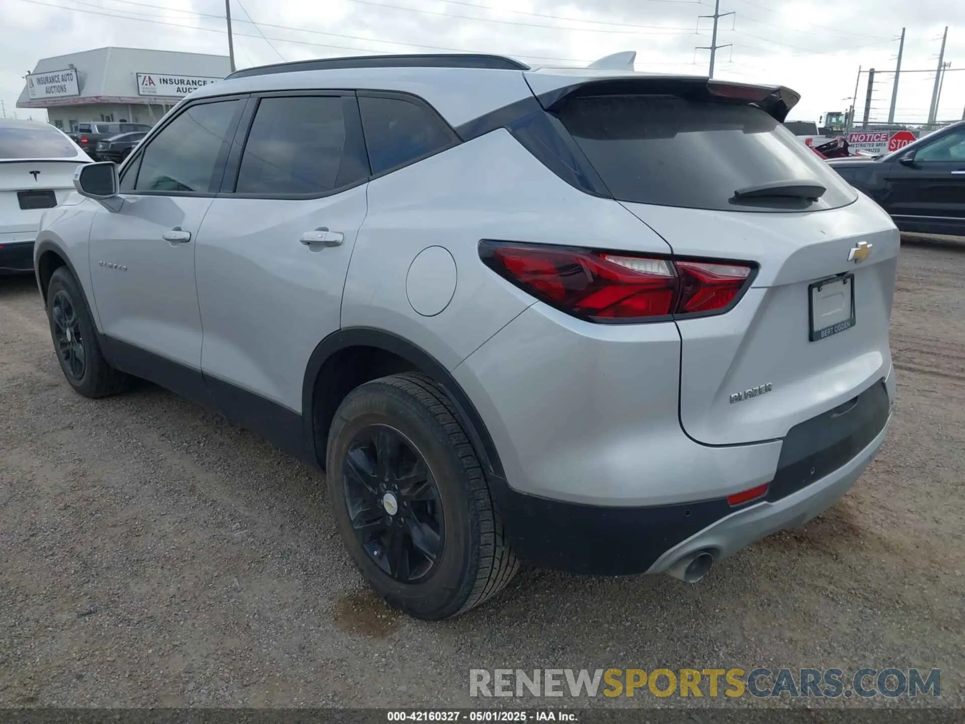 3 Photograph of a damaged car 3GNKBCRS5LS716986 CHEVROLET BLAZER 2020