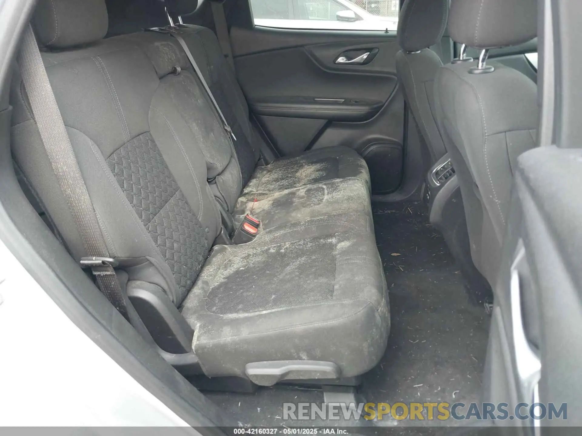 8 Photograph of a damaged car 3GNKBCRS5LS716986 CHEVROLET BLAZER 2020