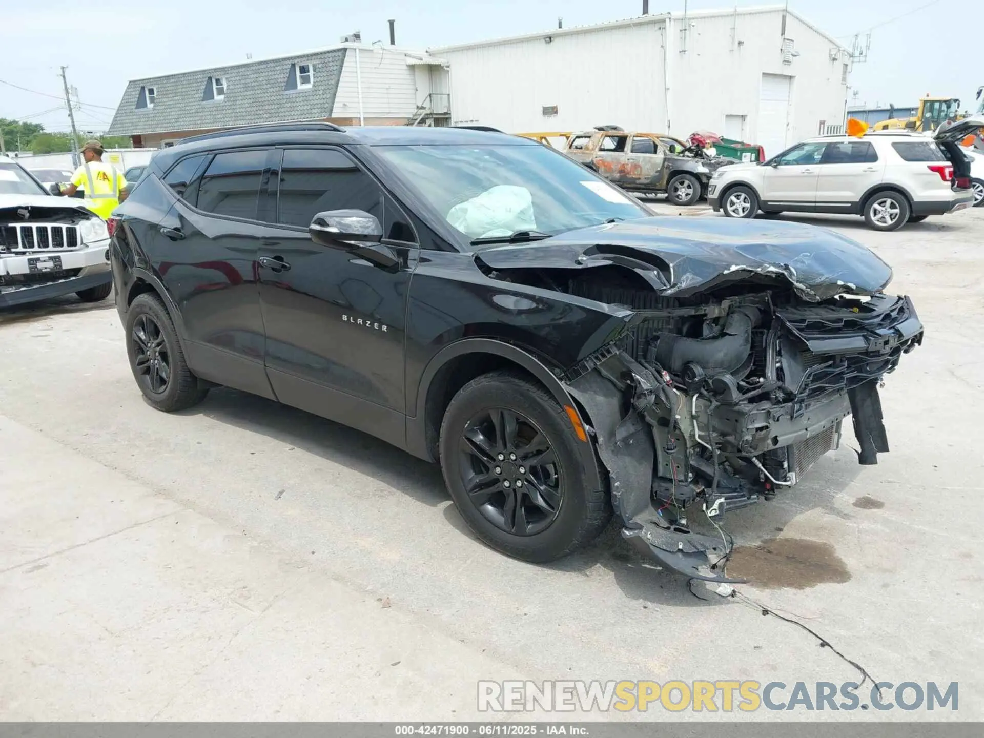 1 Photograph of a damaged car 3GNKBCRS6LS708752 CHEVROLET BLAZER 2020