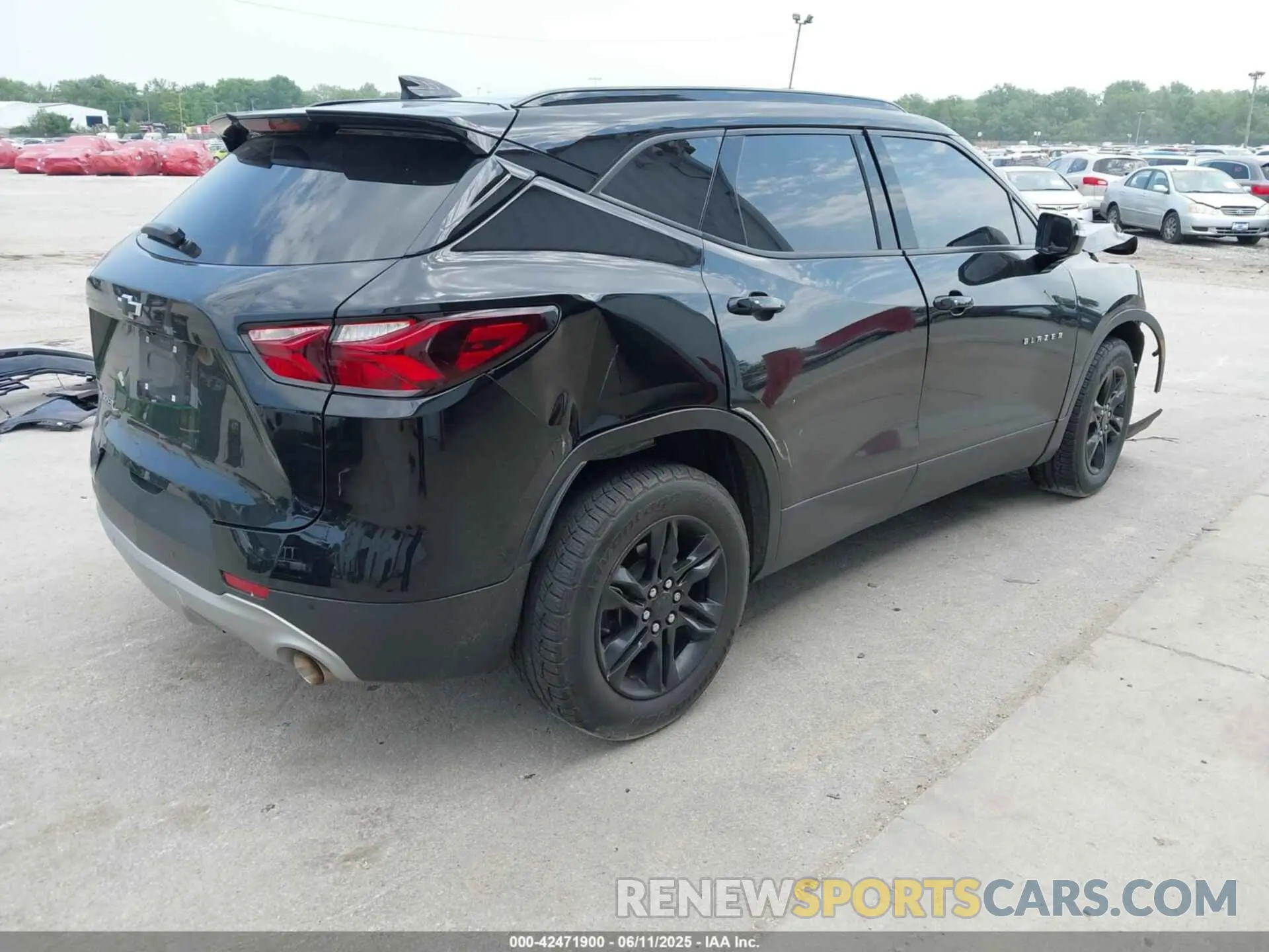 4 Photograph of a damaged car 3GNKBCRS6LS708752 CHEVROLET BLAZER 2020