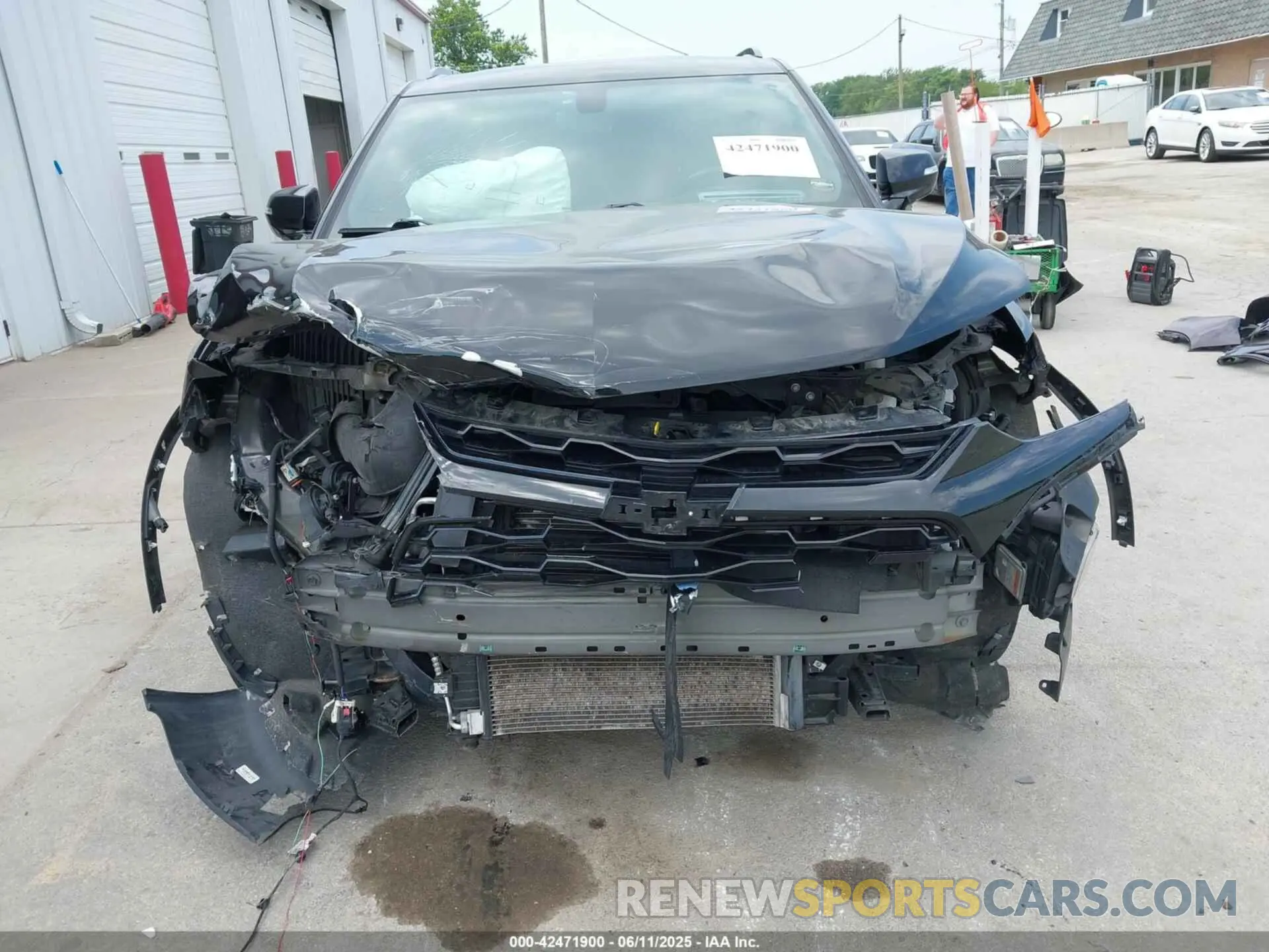 6 Photograph of a damaged car 3GNKBCRS6LS708752 CHEVROLET BLAZER 2020