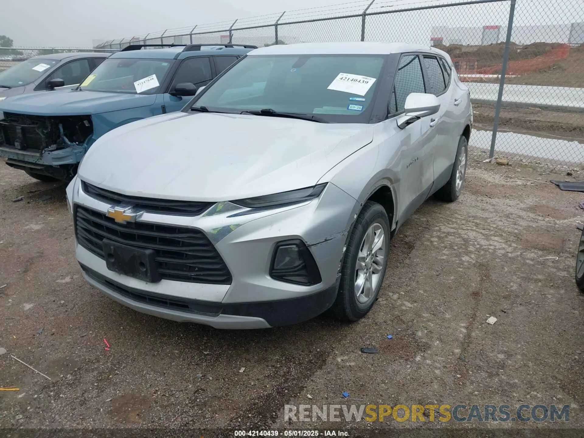 2 Photograph of a damaged car 3GNKBCRSXLS570066 CHEVROLET BLAZER 2020