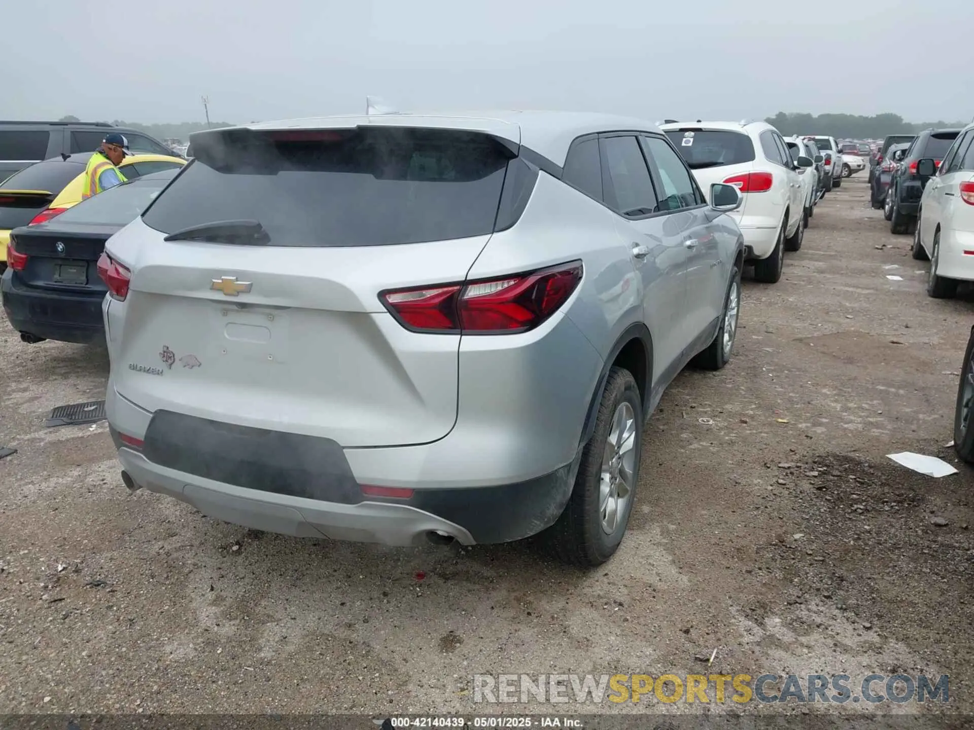 4 Photograph of a damaged car 3GNKBCRSXLS570066 CHEVROLET BLAZER 2020