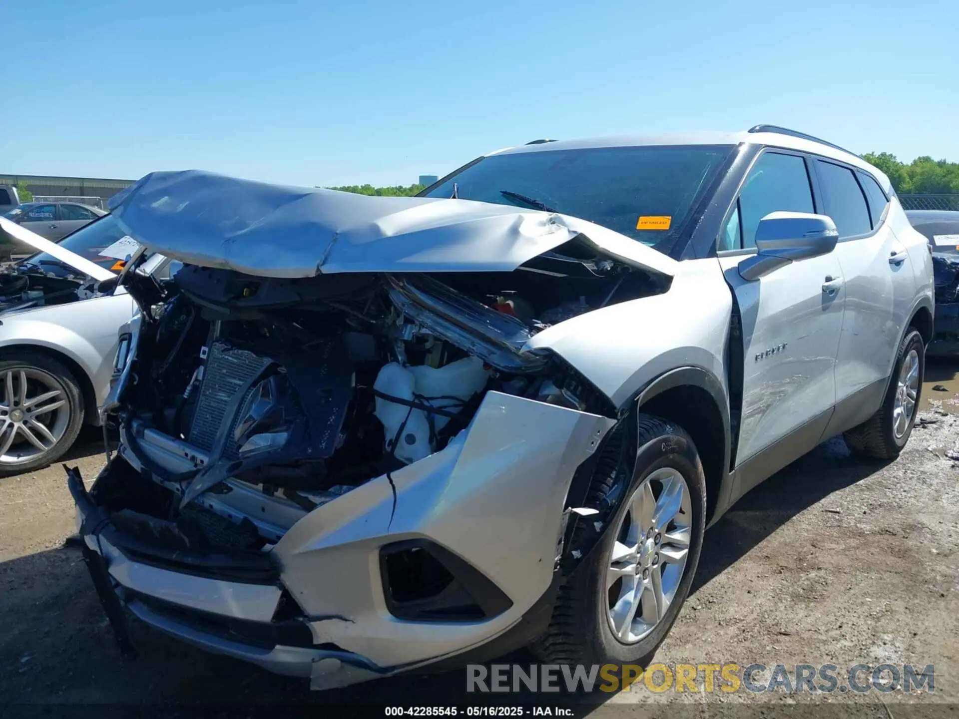 2 Photograph of a damaged car 3GNKBCRSXLS698873 CHEVROLET BLAZER 2020