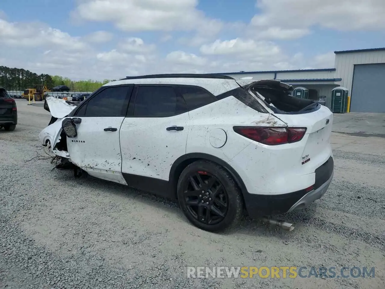 2 Фотография поврежденного автомобиля 3GNKBDRS1LS720698 CHEVROLET BLAZER 2020
