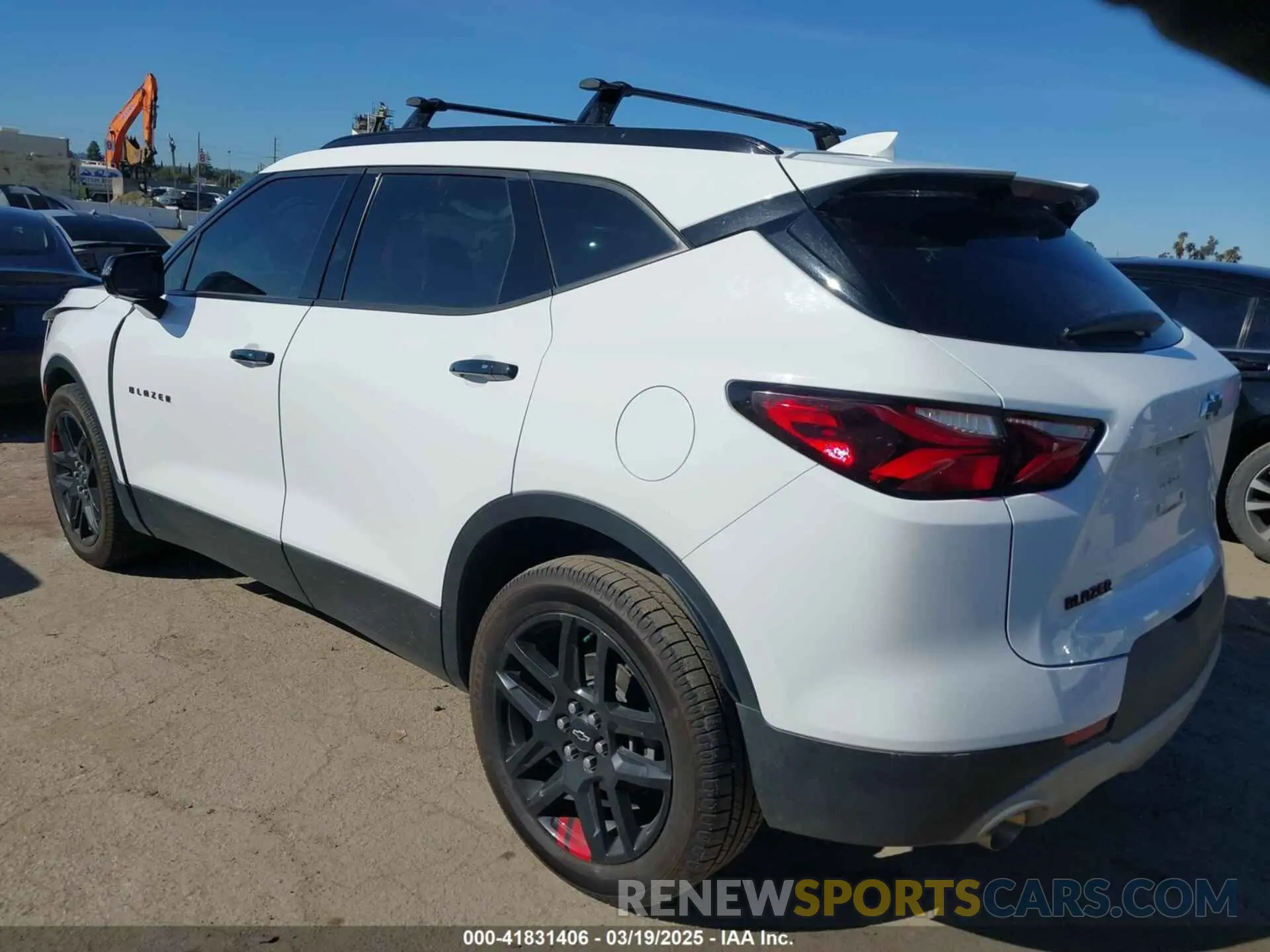 3 Photograph of a damaged car 3GNKBDRS5LS632592 CHEVROLET BLAZER 2020
