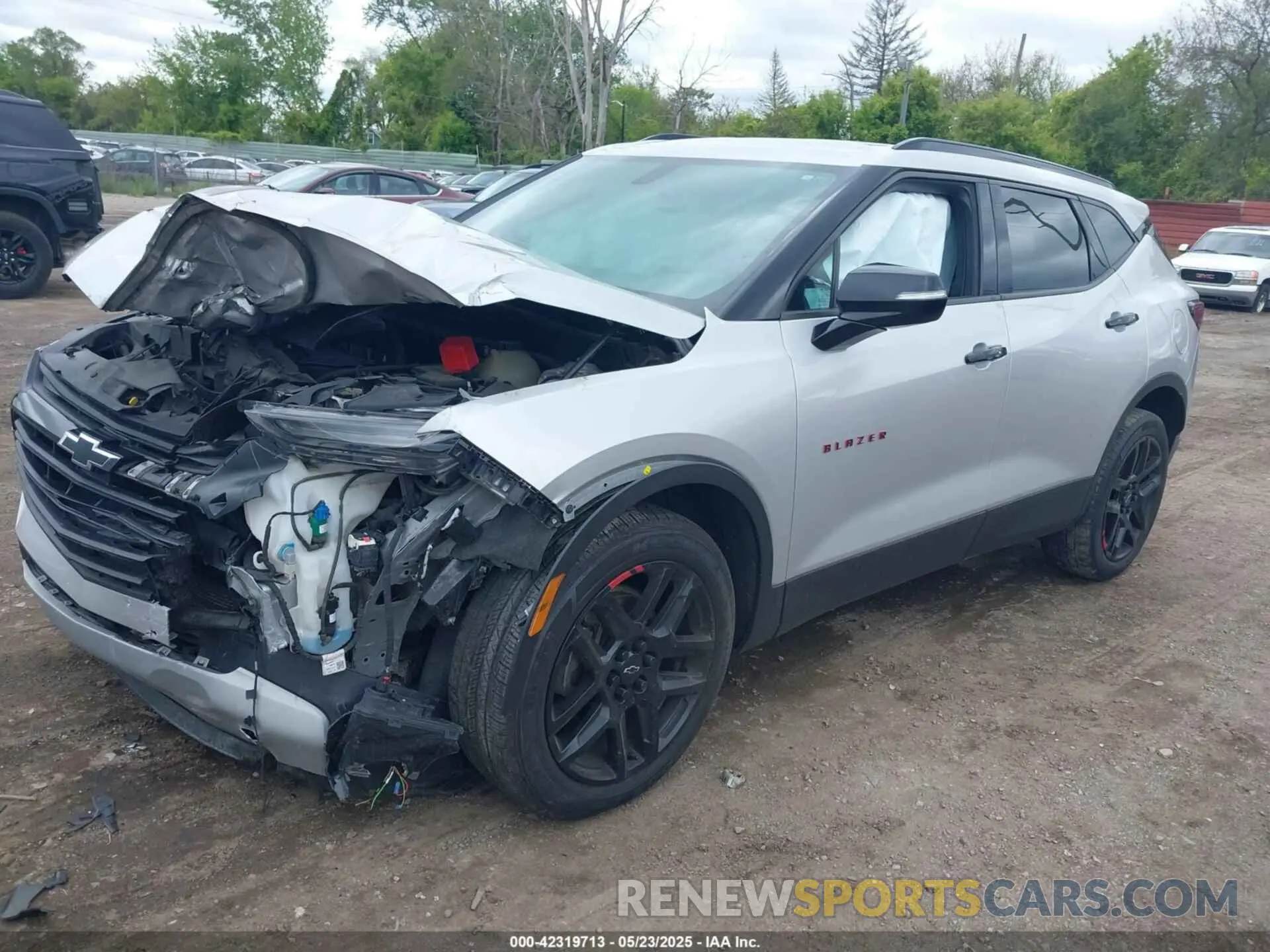 2 Photograph of a damaged car 3GNKBDRS9LS607288 CHEVROLET BLAZER 2020