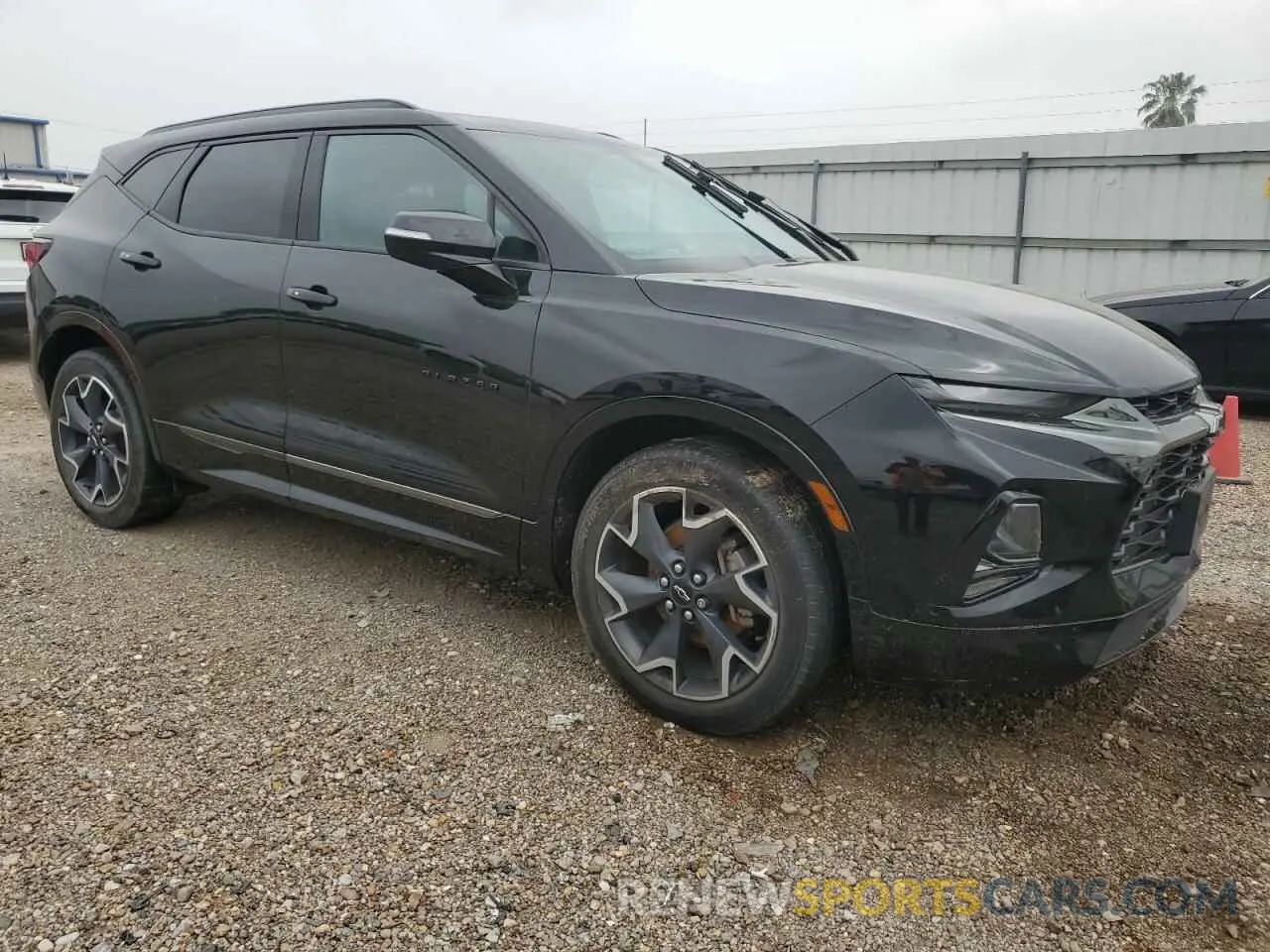 4 Photograph of a damaged car 3GNKBERS2LS710607 CHEVROLET BLAZER 2020